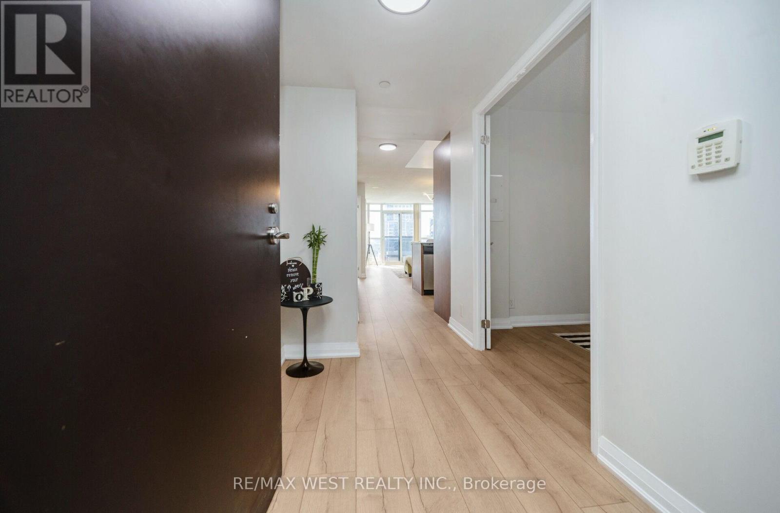 905 - 1 Valhalla Inn Road, Toronto (islington-city Centre West), Ontario