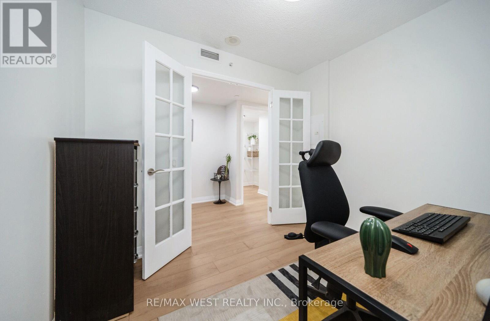 905 - 1 Valhalla Inn Road, Toronto (islington-city Centre West), Ontario