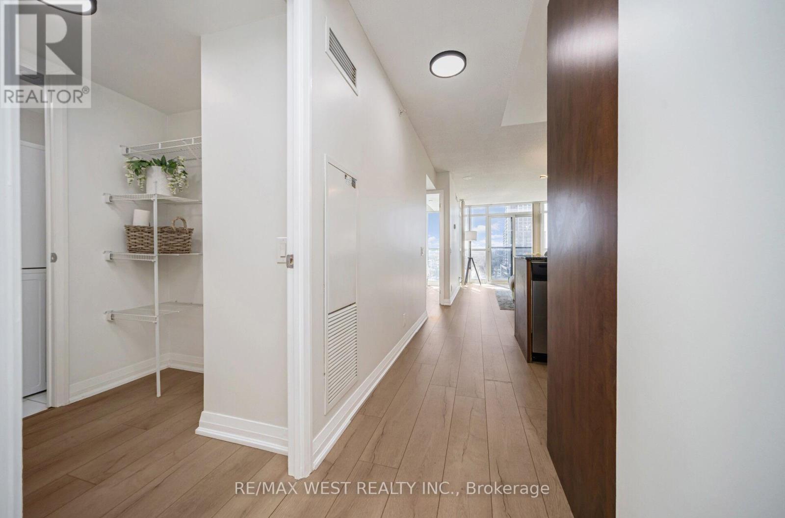905 - 1 Valhalla Inn Road, Toronto (islington-city Centre West), Ontario