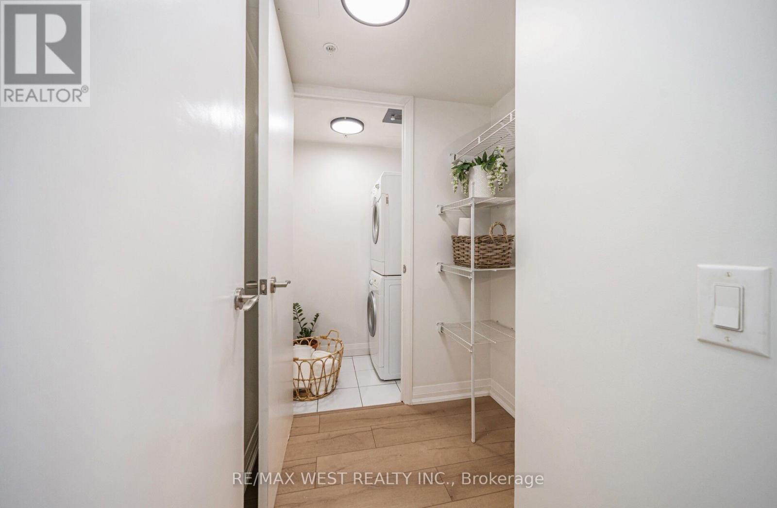 905 - 1 Valhalla Inn Road, Toronto (islington-city Centre West), Ontario