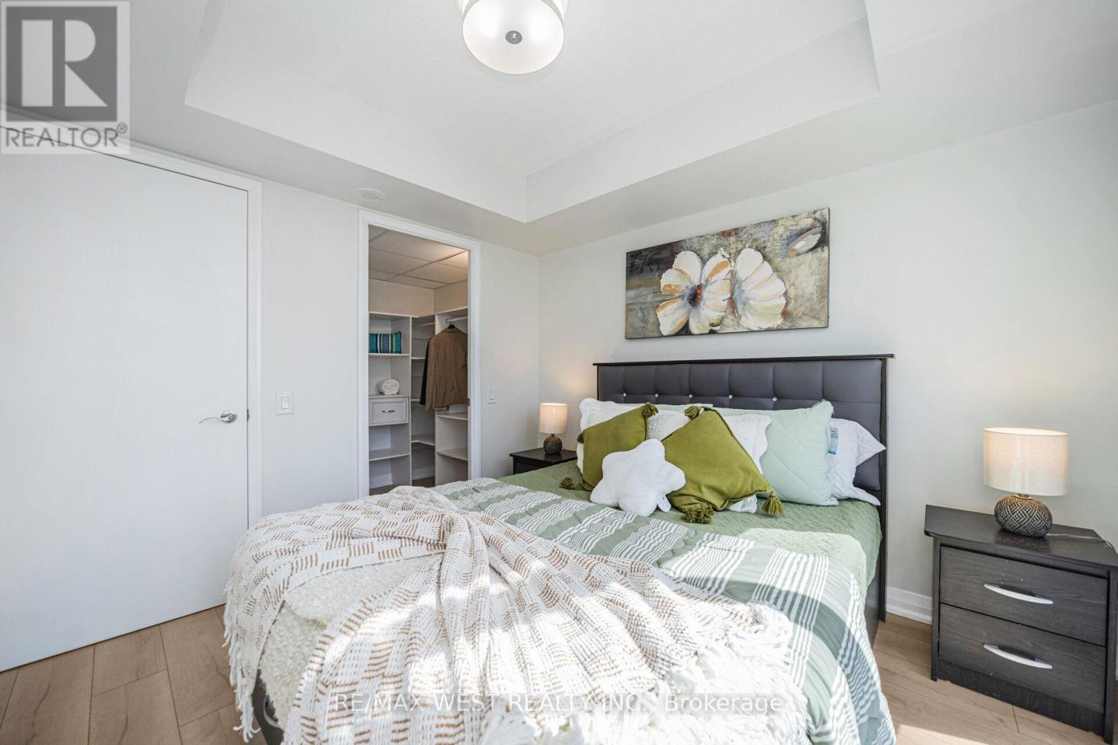 905 - 1 Valhalla Inn Road, Toronto (islington-city Centre West), Ontario