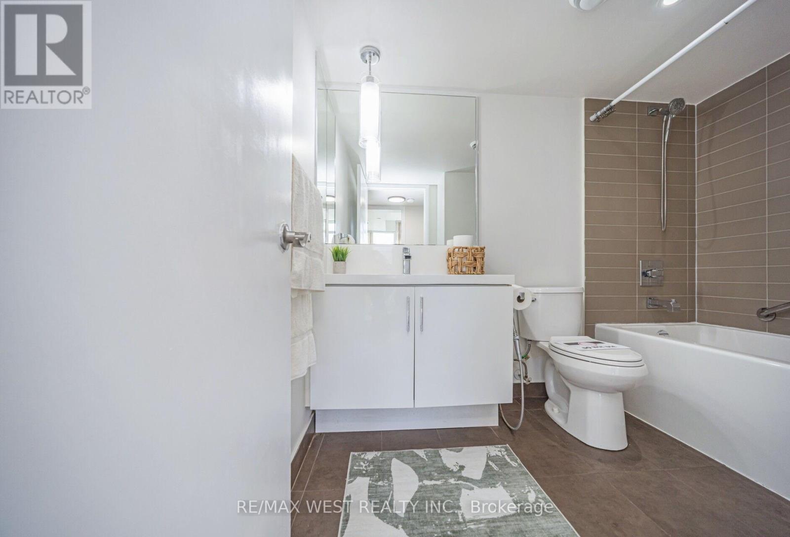 905 - 1 Valhalla Inn Road, Toronto (islington-city Centre West), Ontario