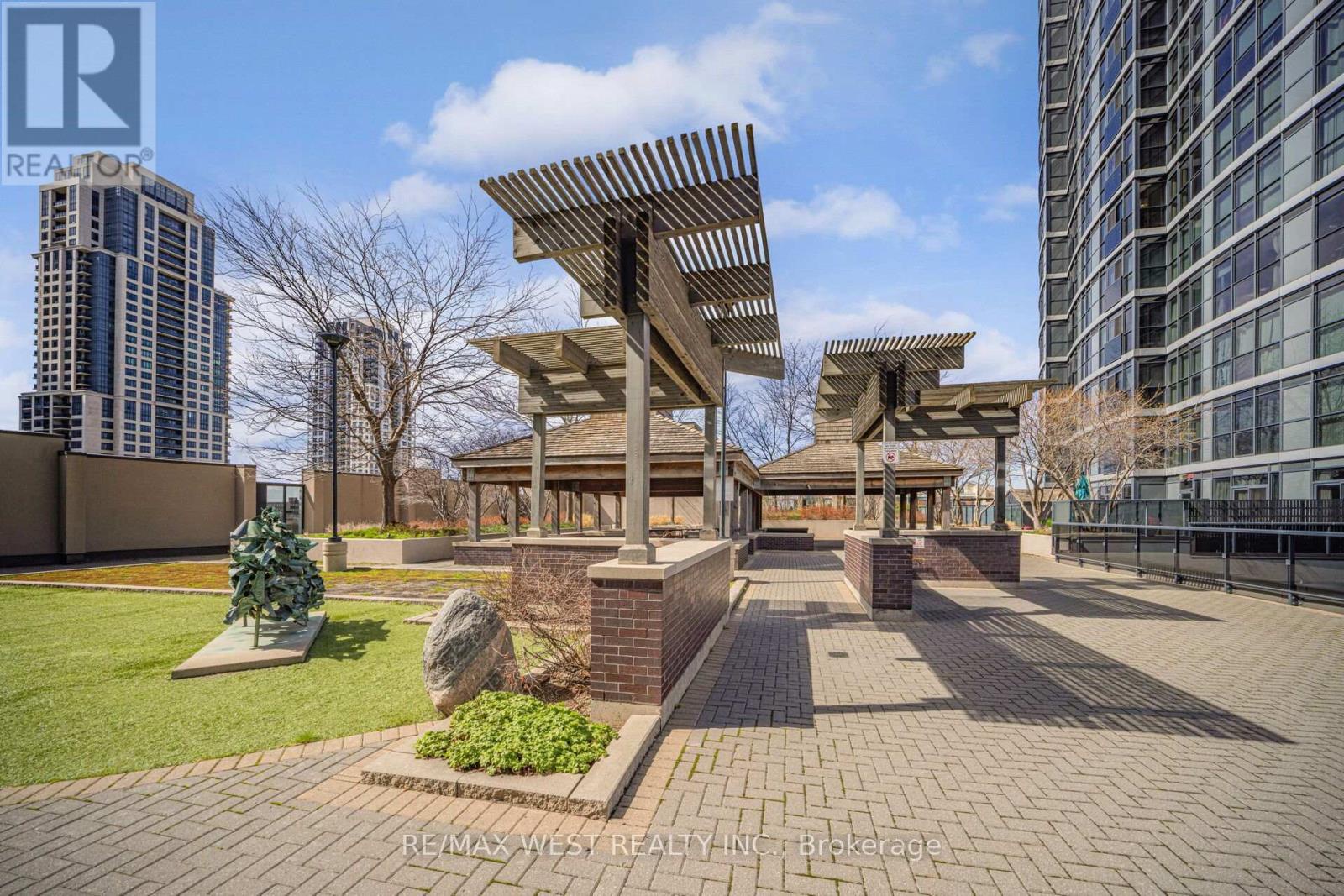 905 - 1 Valhalla Inn Road, Toronto (islington-city Centre West), Ontario