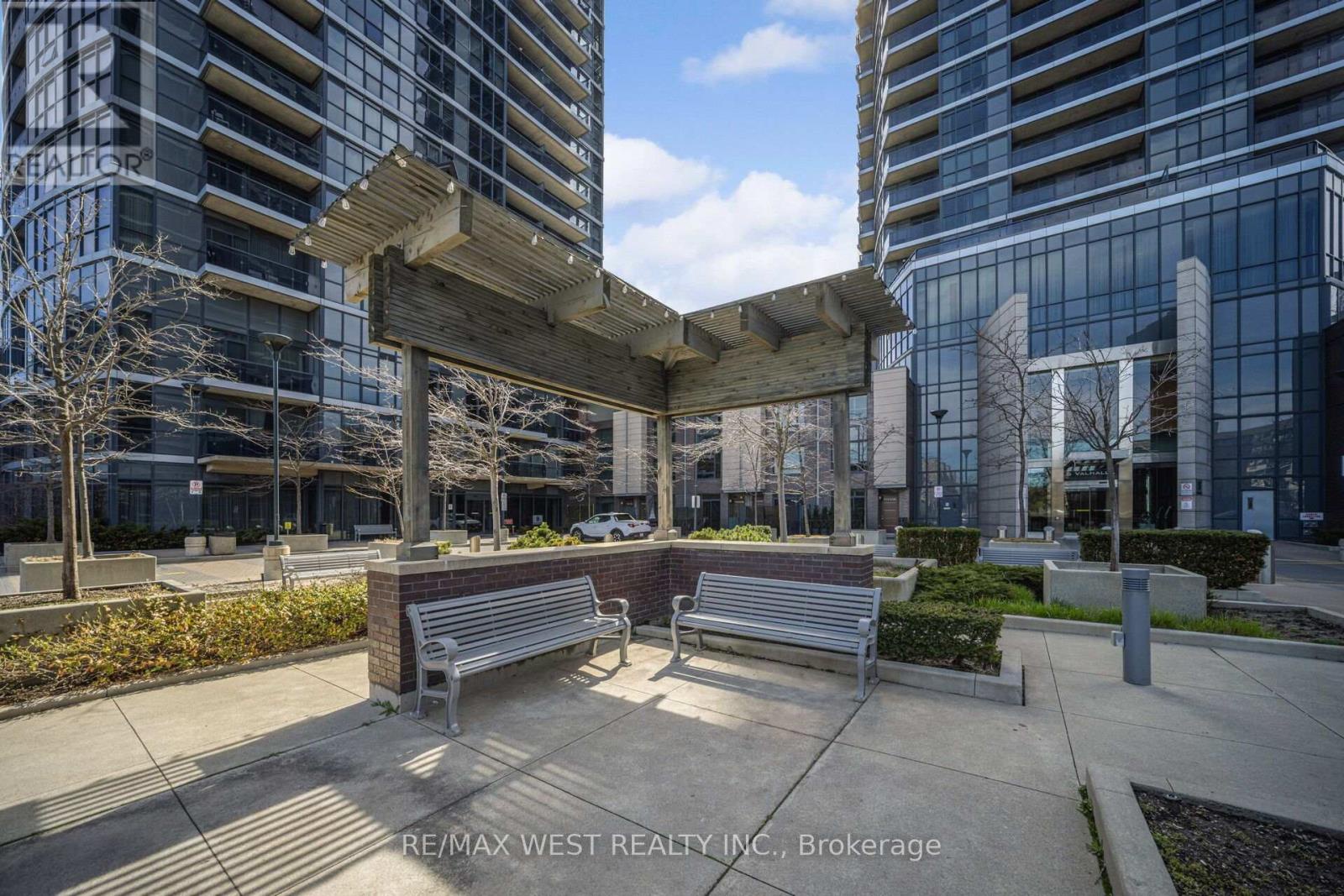 905 - 1 Valhalla Inn Road, Toronto (islington-city Centre West), Ontario