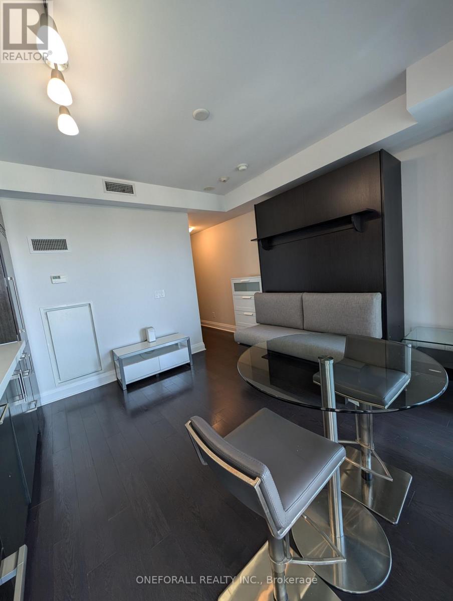 907 - 1080 Bay Street, Toronto (bay Street Corridor), Ontario