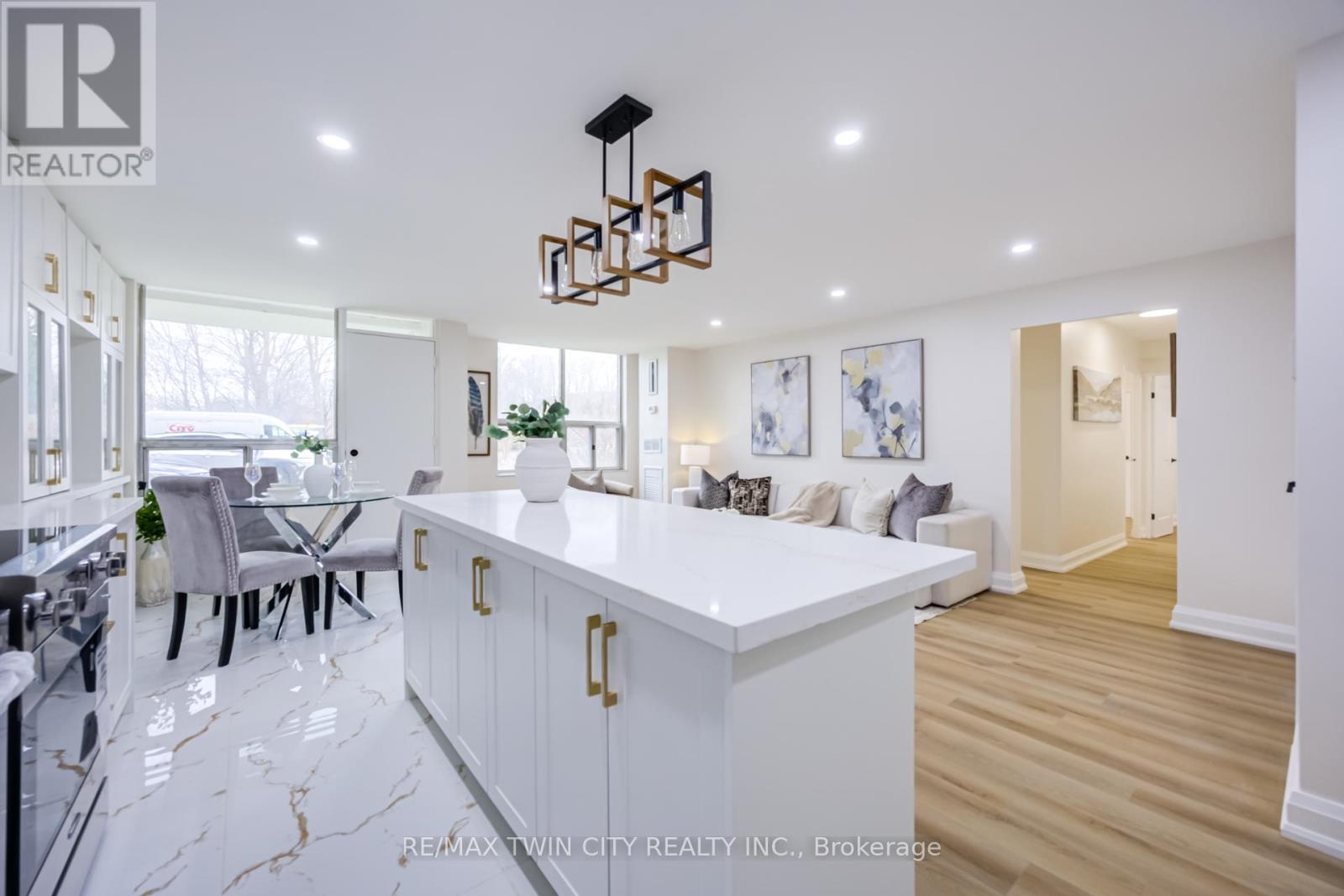 #304 - 20 Edgecliff Golfway, Toronto (flemingdon Park), Ontario