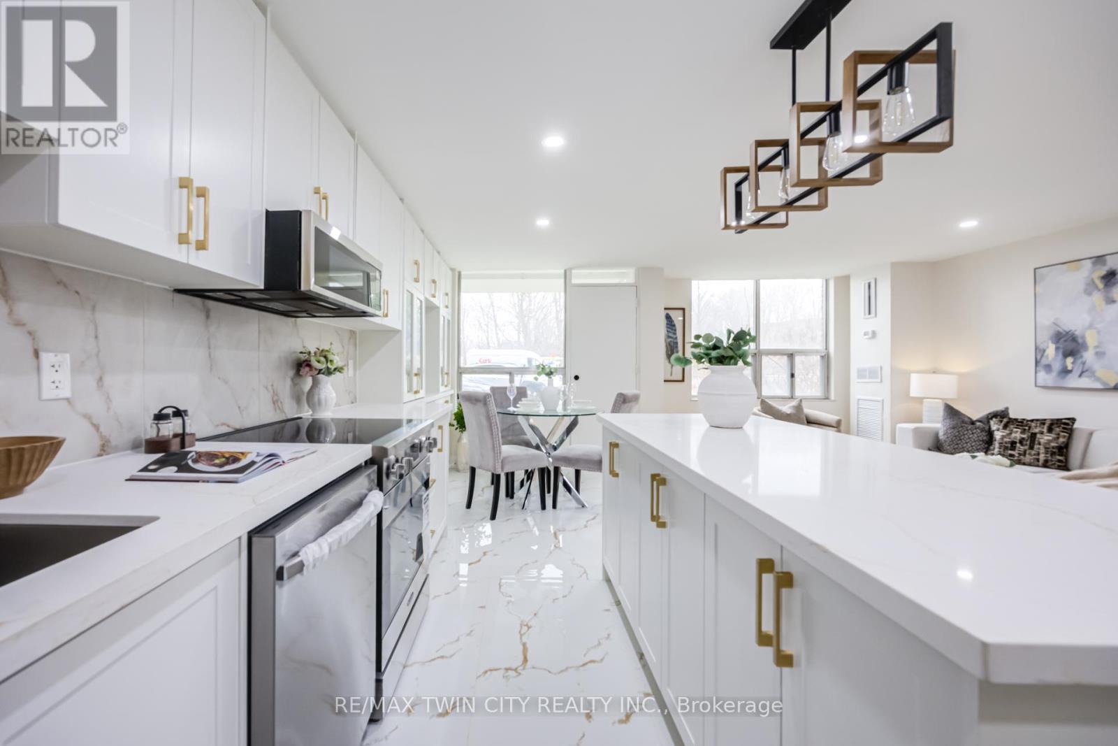 #304 - 20 Edgecliff Golfway, Toronto (flemingdon Park), Ontario