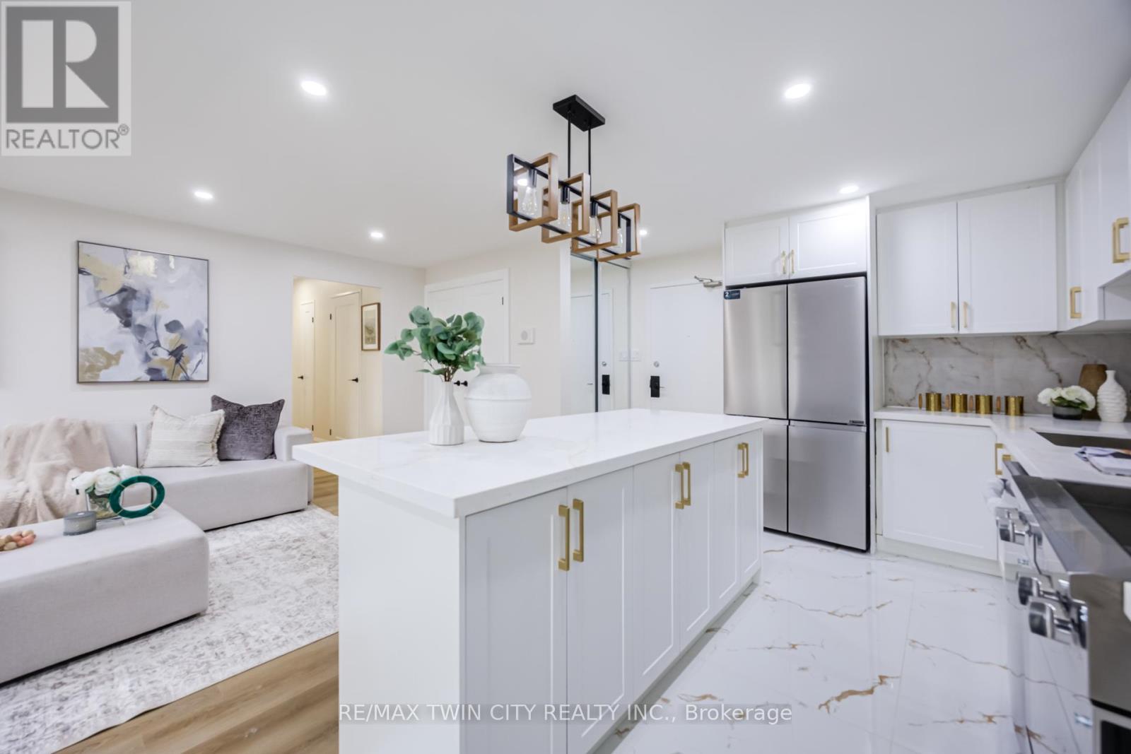 #304 - 20 Edgecliff Golfway, Toronto (flemingdon Park), Ontario