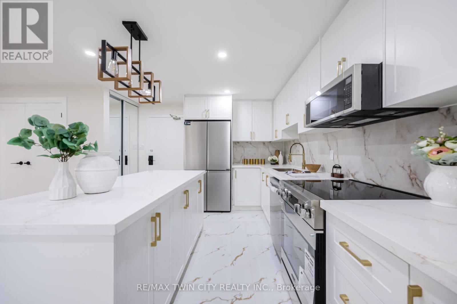 #304 - 20 Edgecliff Golfway, Toronto (flemingdon Park), Ontario