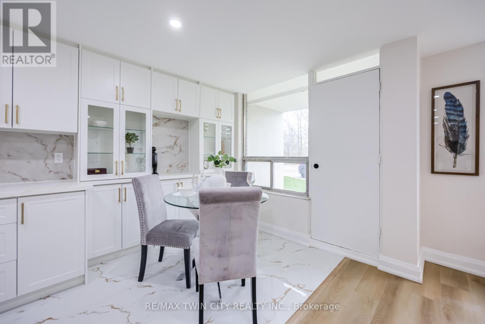 #304 - 20 Edgecliff Golfway, Toronto (flemingdon Park), Ontario