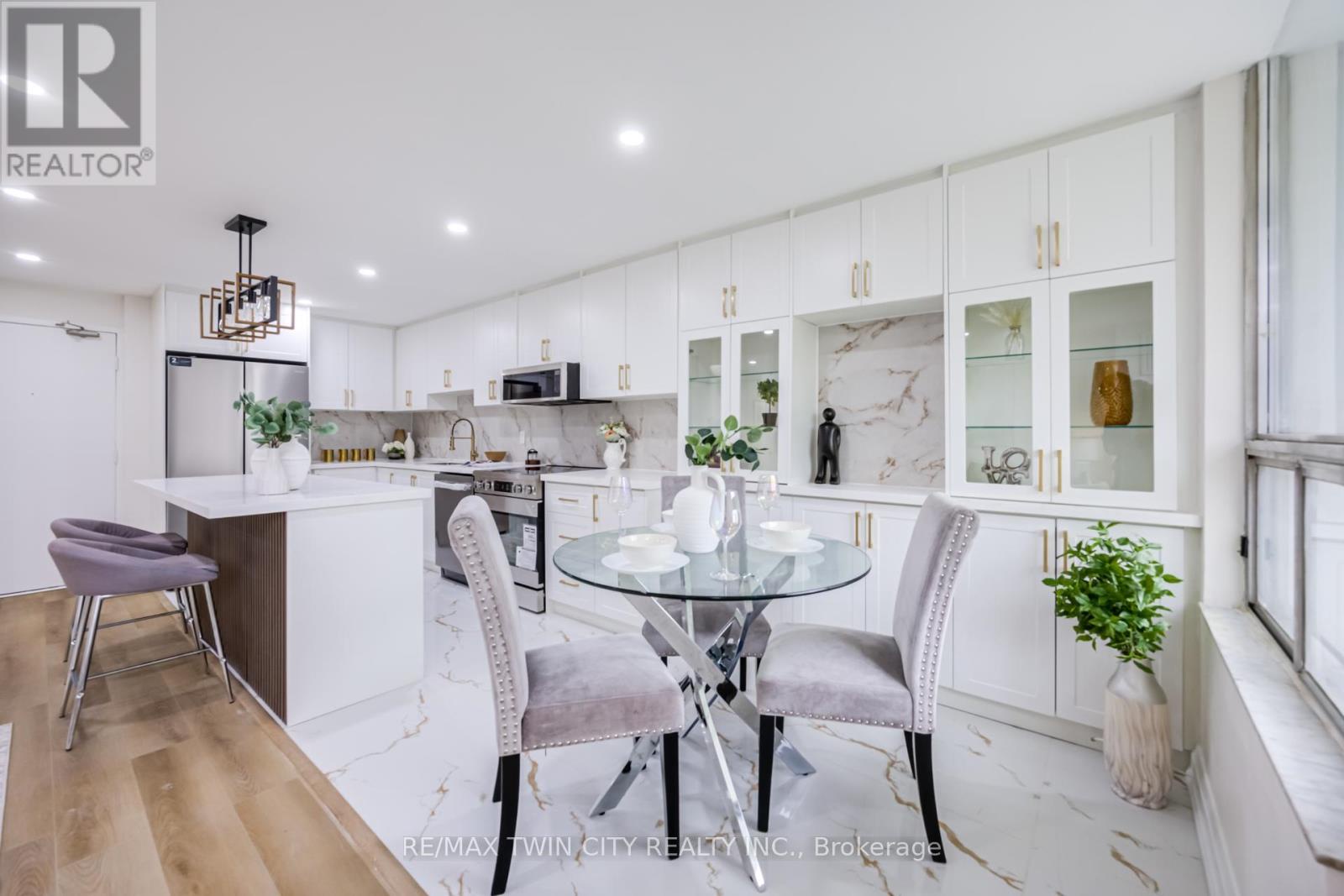 #304 - 20 Edgecliff Golfway, Toronto (flemingdon Park), Ontario