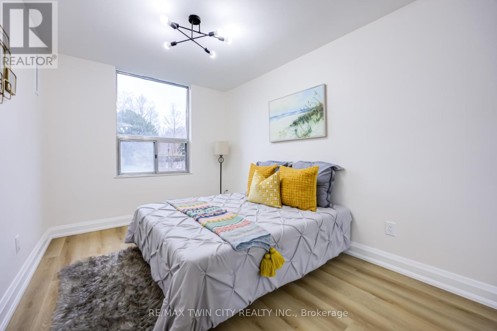 #304 - 20 Edgecliff Golfway, Toronto (flemingdon Park), Ontario