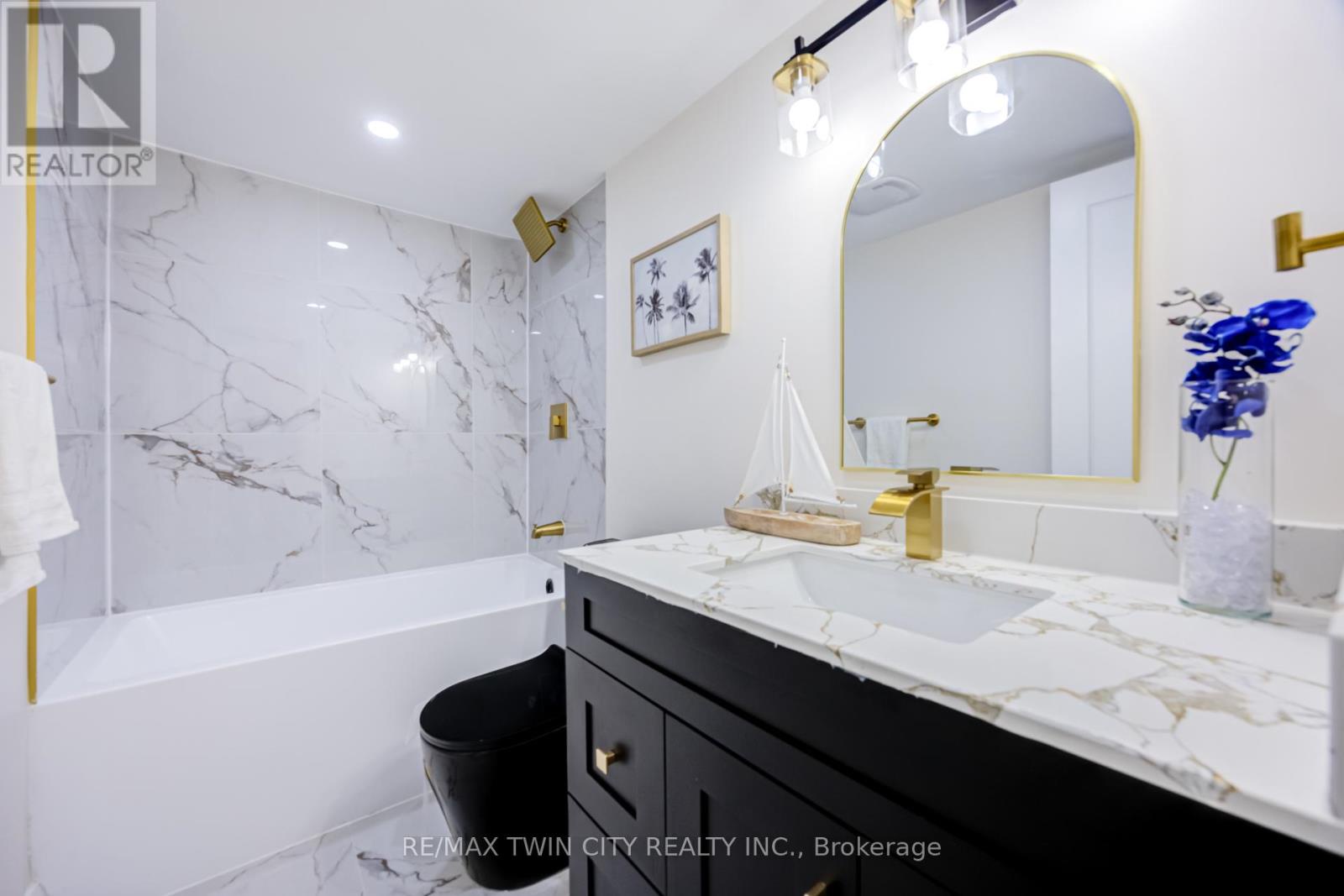 #304 - 20 Edgecliff Golfway, Toronto (flemingdon Park), Ontario