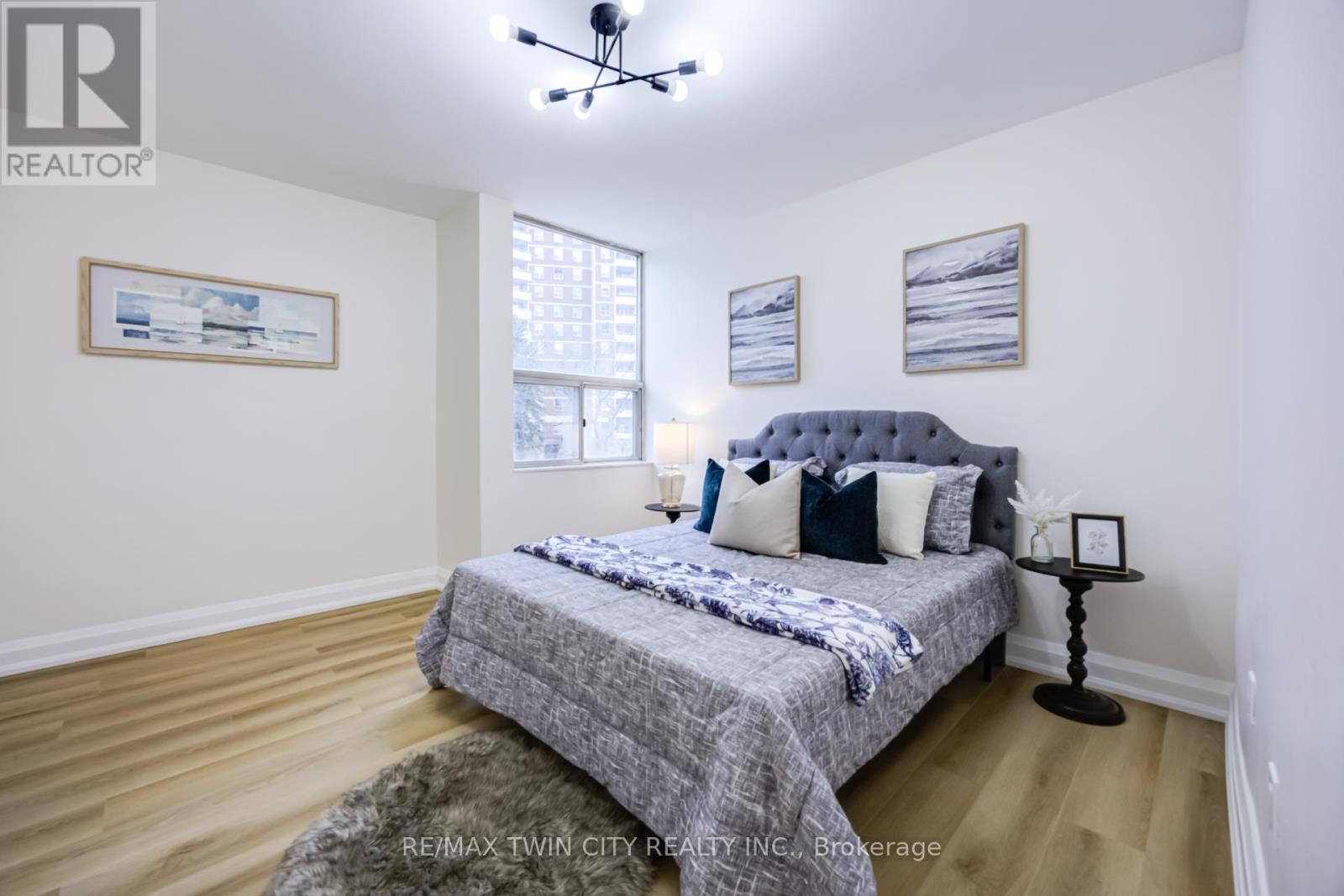 #304 - 20 Edgecliff Golfway, Toronto (flemingdon Park), Ontario