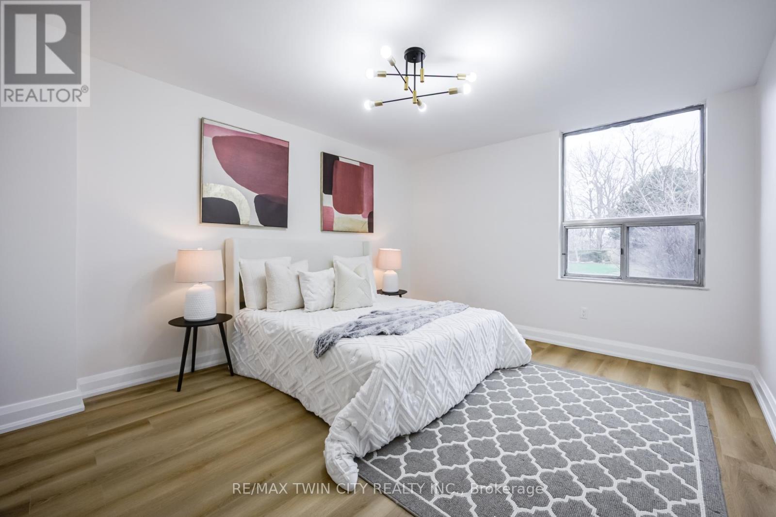 #304 - 20 Edgecliff Golfway, Toronto (flemingdon Park), Ontario