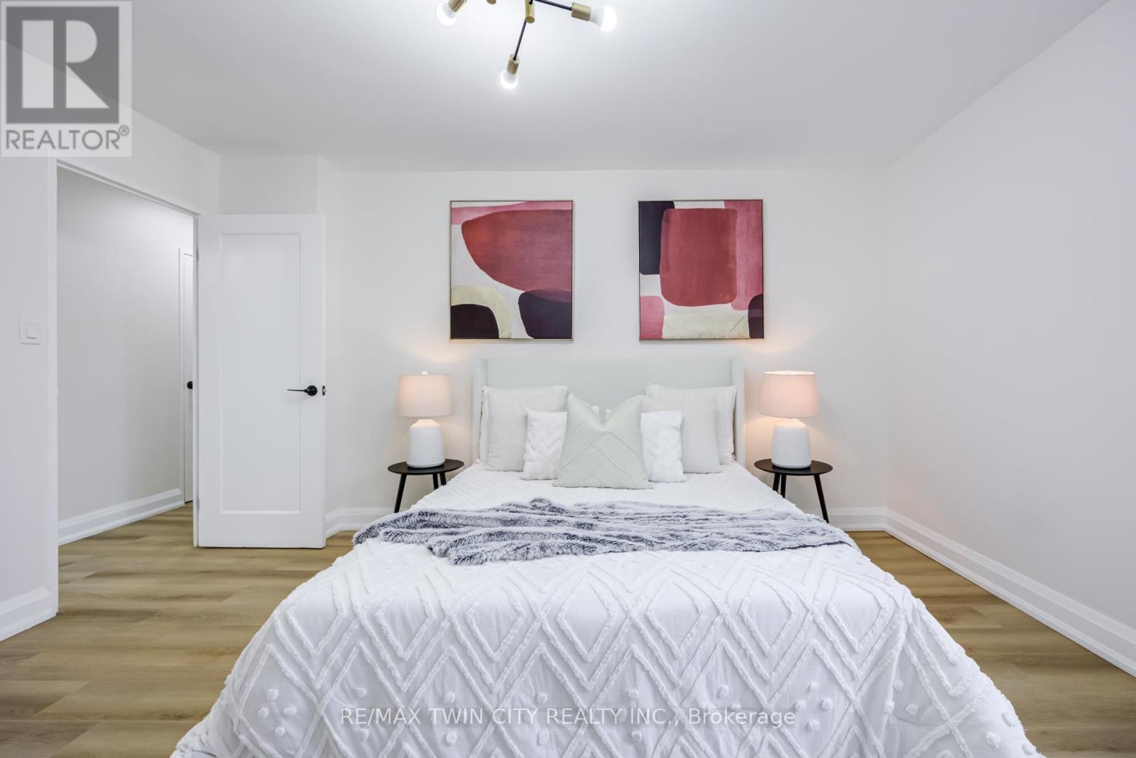#304 - 20 Edgecliff Golfway, Toronto (flemingdon Park), Ontario