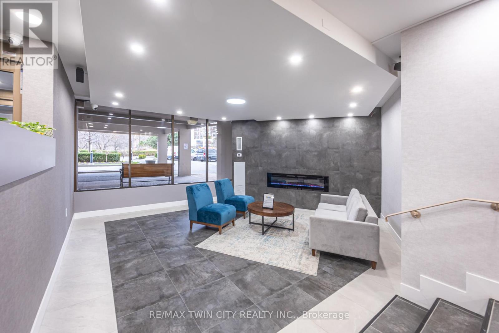 #304 - 20 Edgecliff Golfway, Toronto (flemingdon Park), Ontario