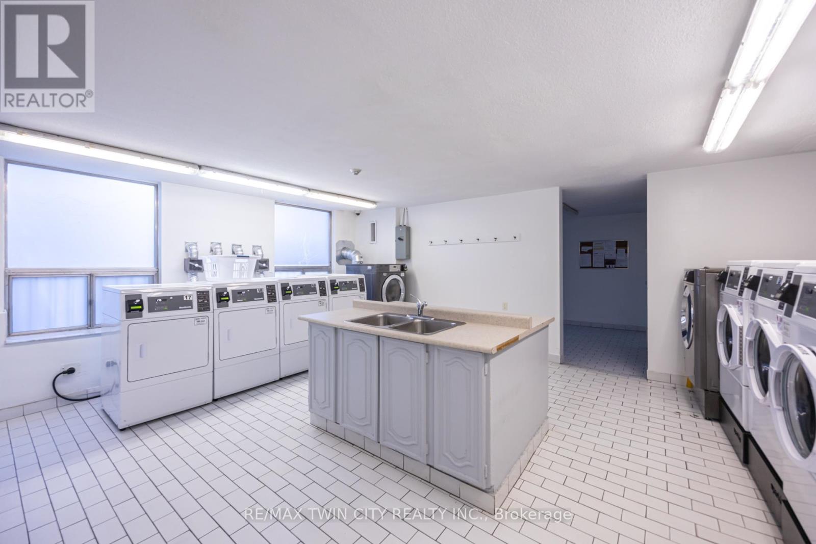 #304 - 20 Edgecliff Golfway, Toronto (flemingdon Park), Ontario