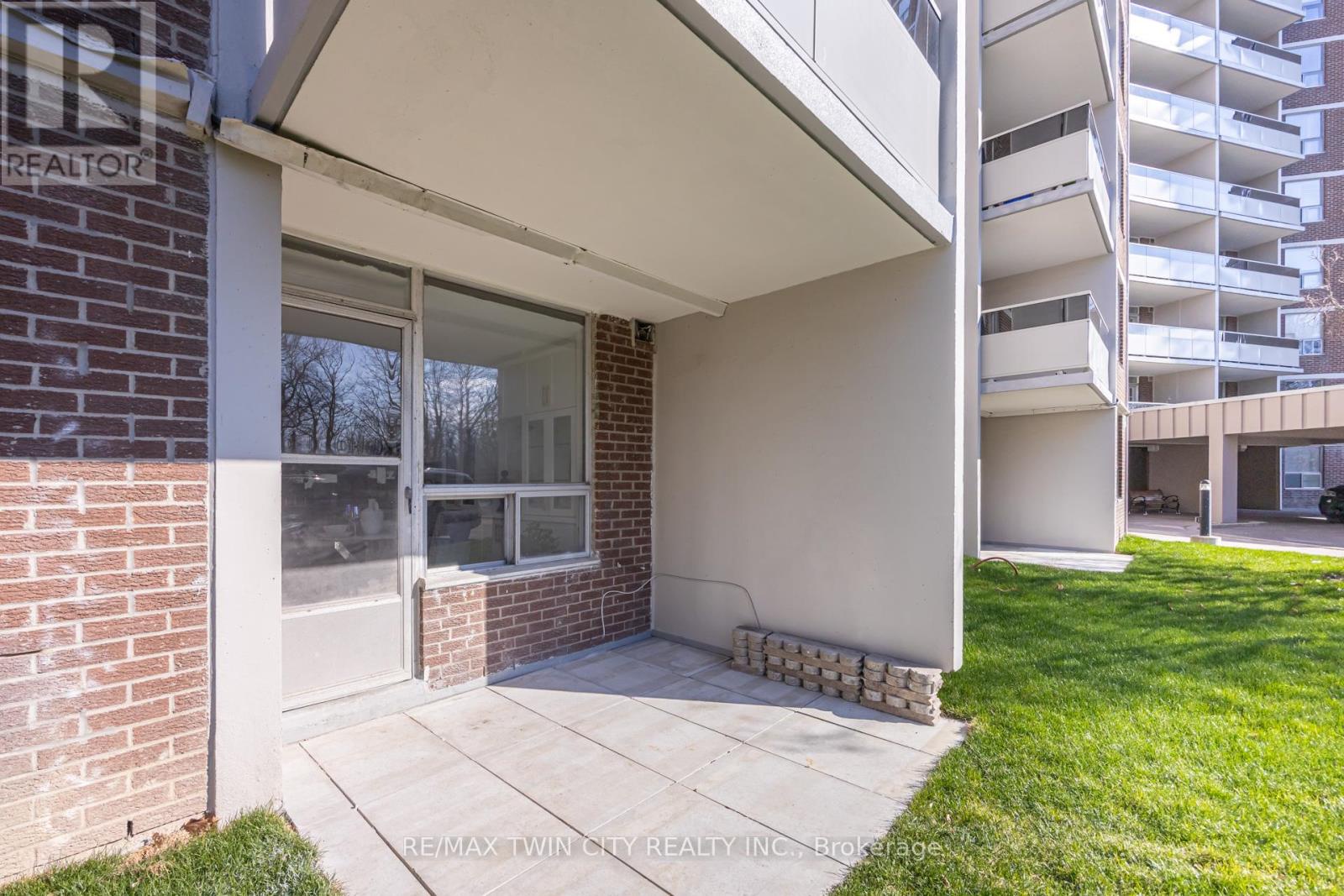 #304 - 20 Edgecliff Golfway, Toronto (flemingdon Park), Ontario
