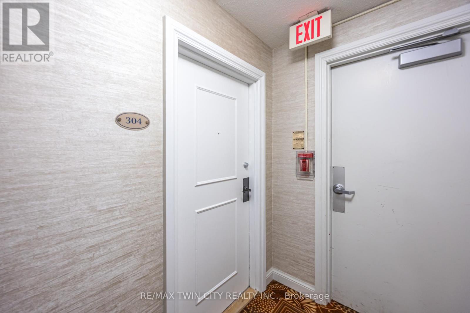 #304 - 20 Edgecliff Golfway, Toronto (flemingdon Park), Ontario