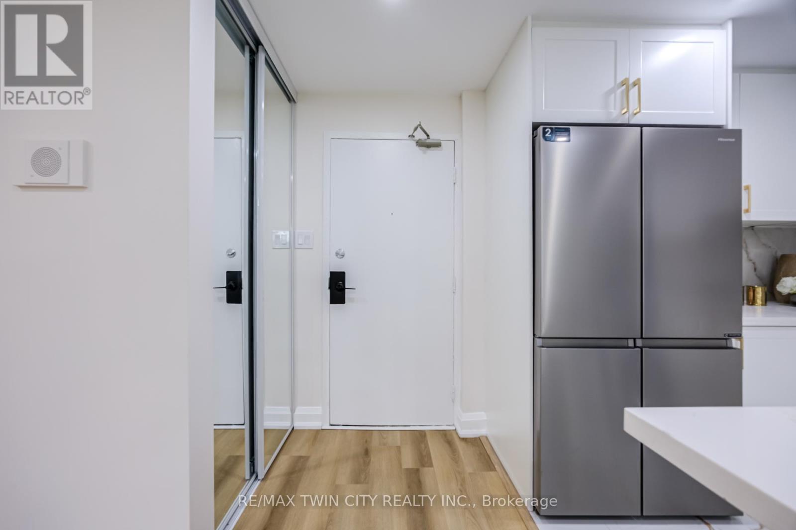#304 - 20 Edgecliff Golfway, Toronto (flemingdon Park), Ontario
