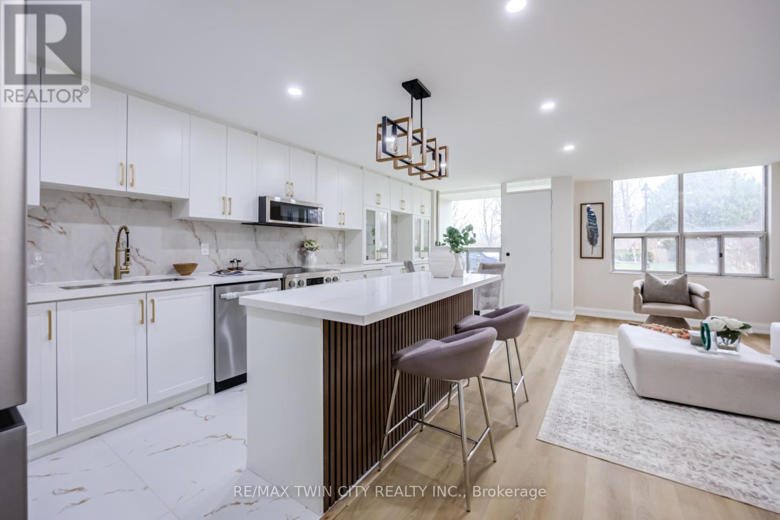 #304 - 20 Edgecliff Golfway, Toronto (flemingdon Park), Ontario
