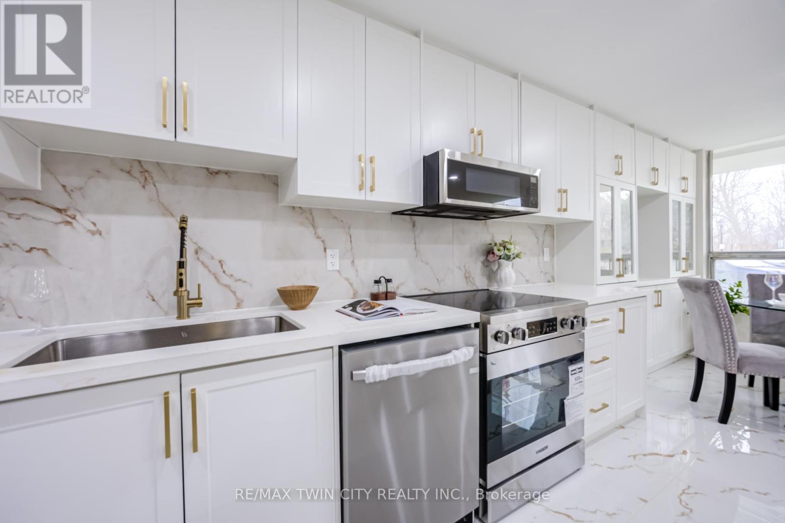#304 - 20 Edgecliff Golfway, Toronto (flemingdon Park), Ontario