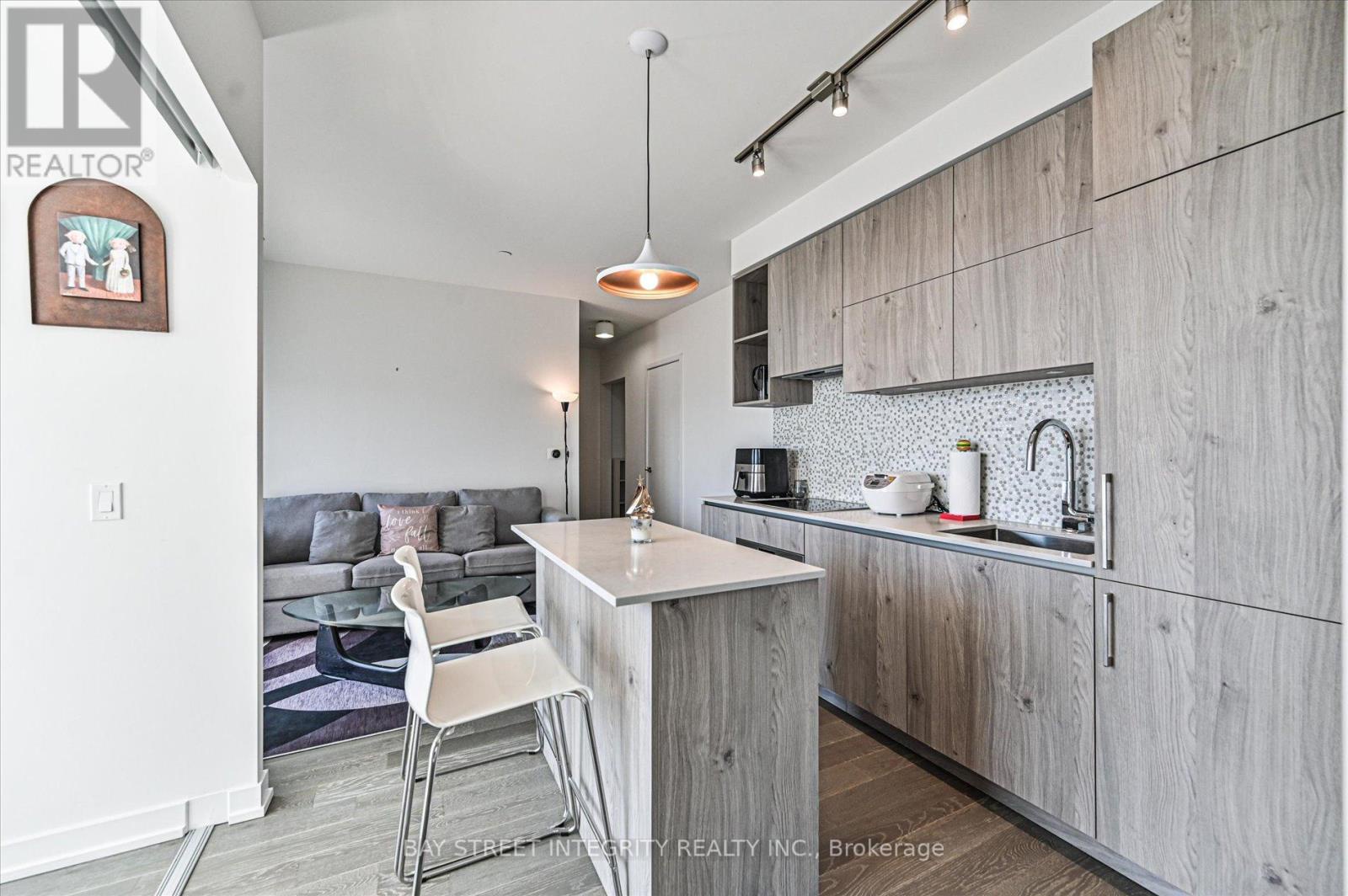 3208 - 1 Yorkville Avenue, Toronto (annex), Ontario