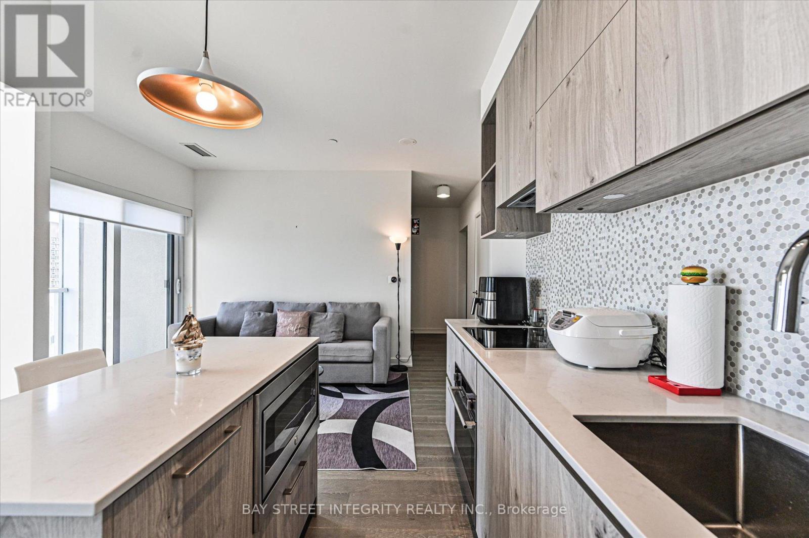 3208 - 1 Yorkville Avenue, Toronto (annex), Ontario