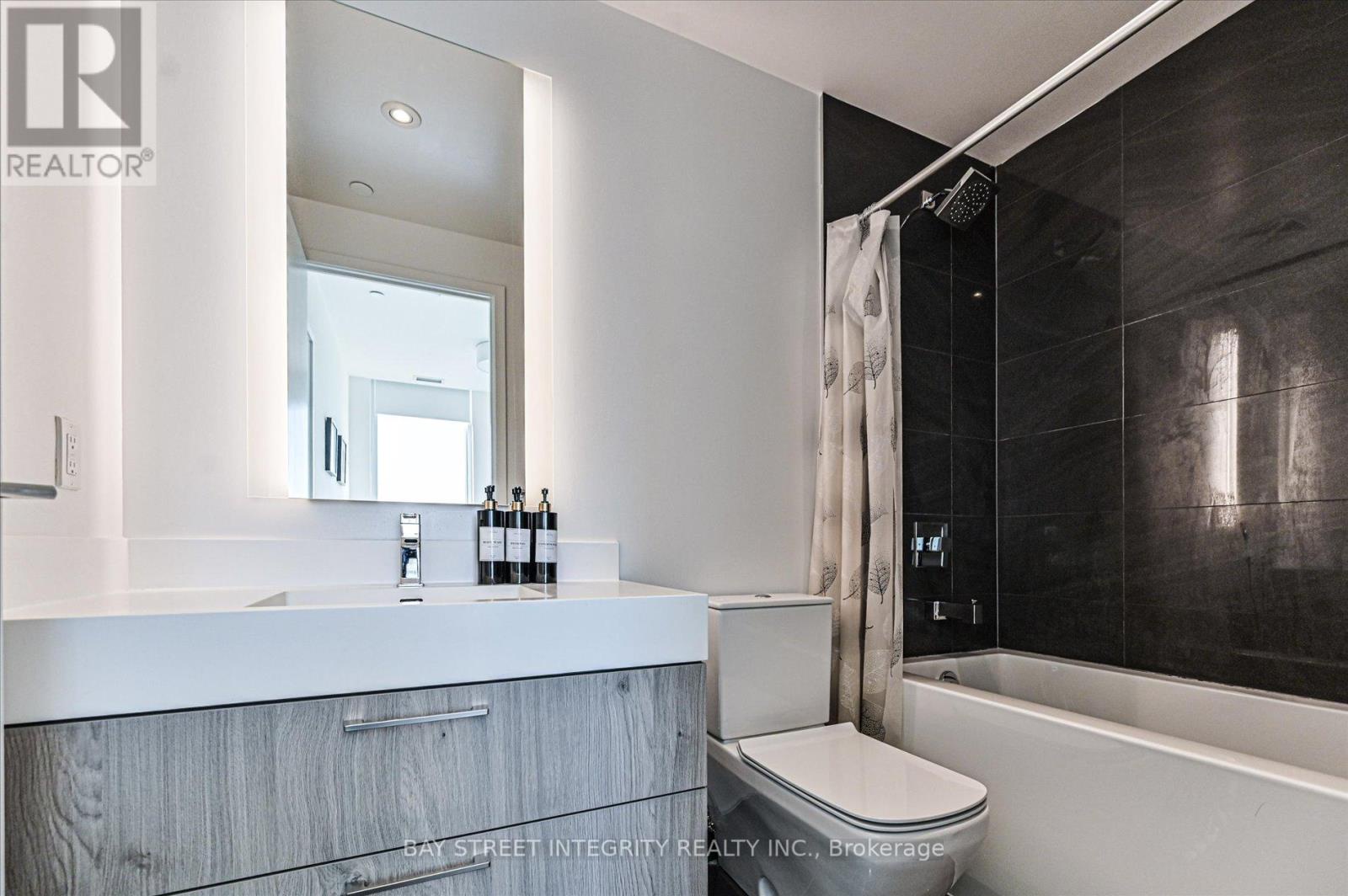 3208 - 1 Yorkville Avenue, Toronto (annex), Ontario