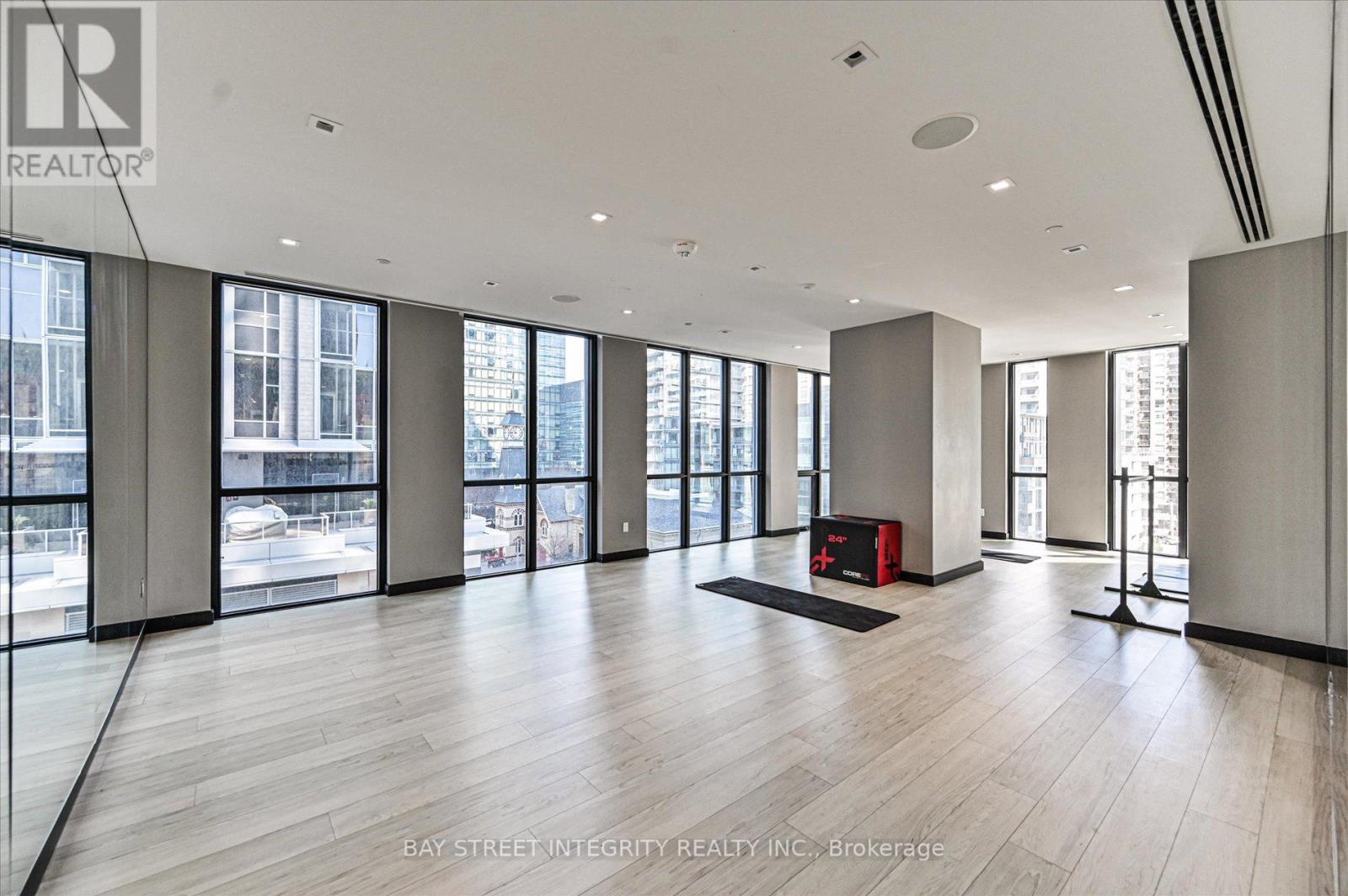 3208 - 1 Yorkville Avenue, Toronto (annex), Ontario