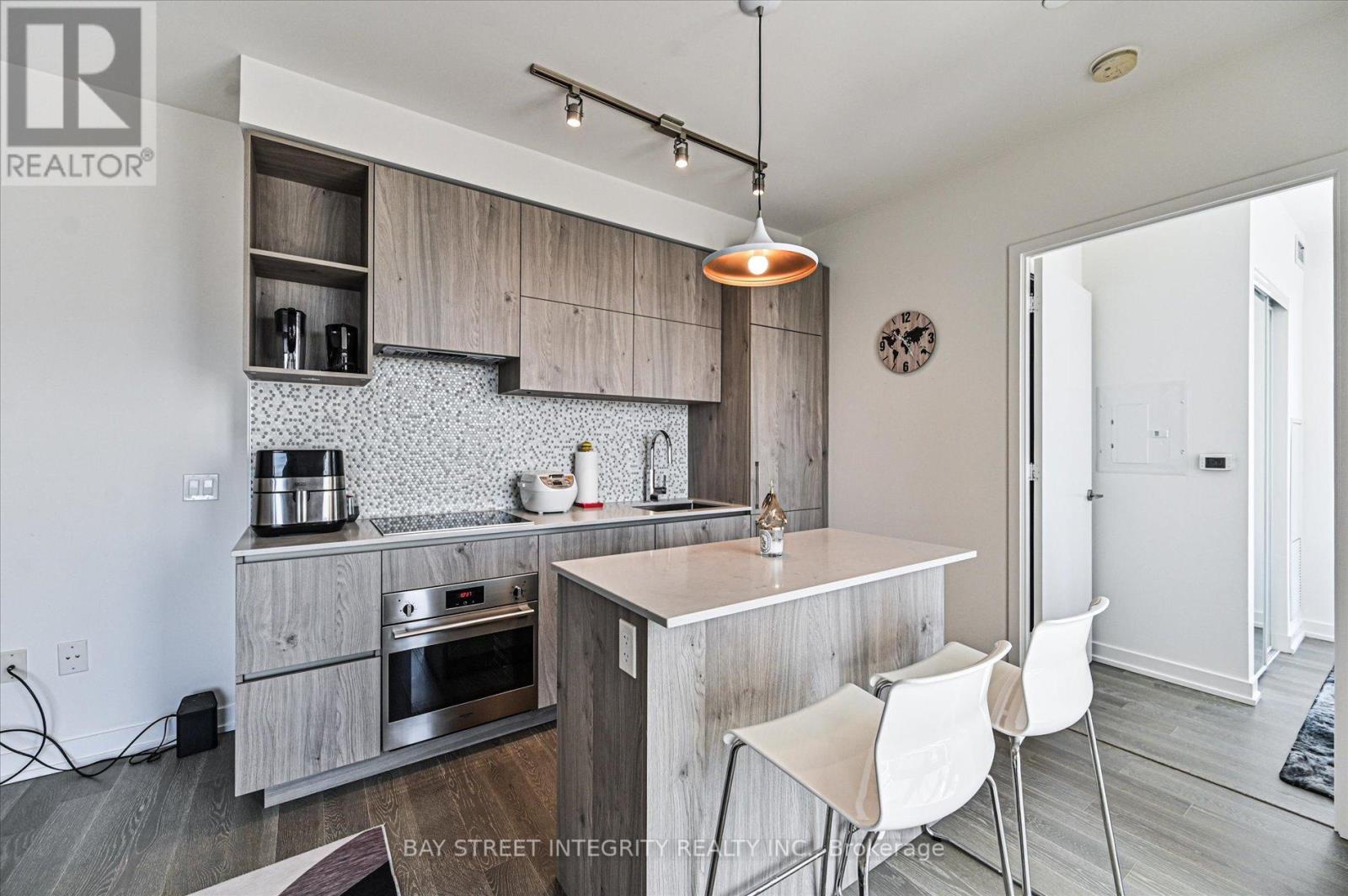 3208 - 1 Yorkville Avenue, Toronto (annex), Ontario