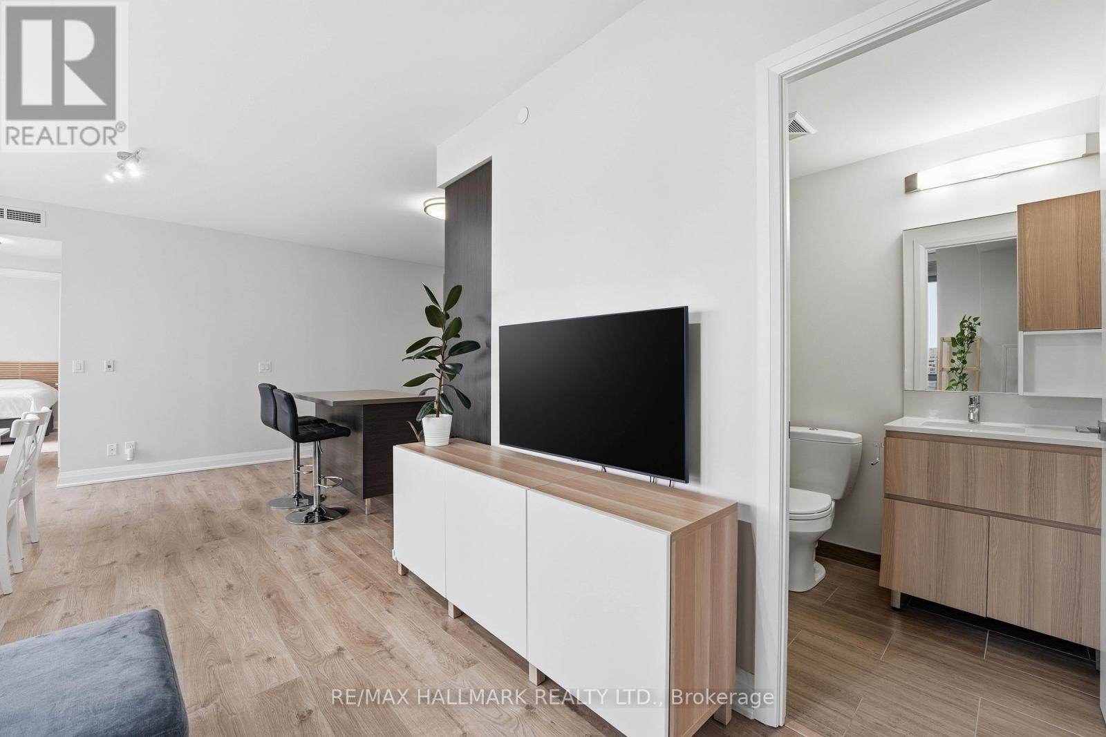 710 - 36 Park Lawn Road, Toronto (mimico), Ontario
