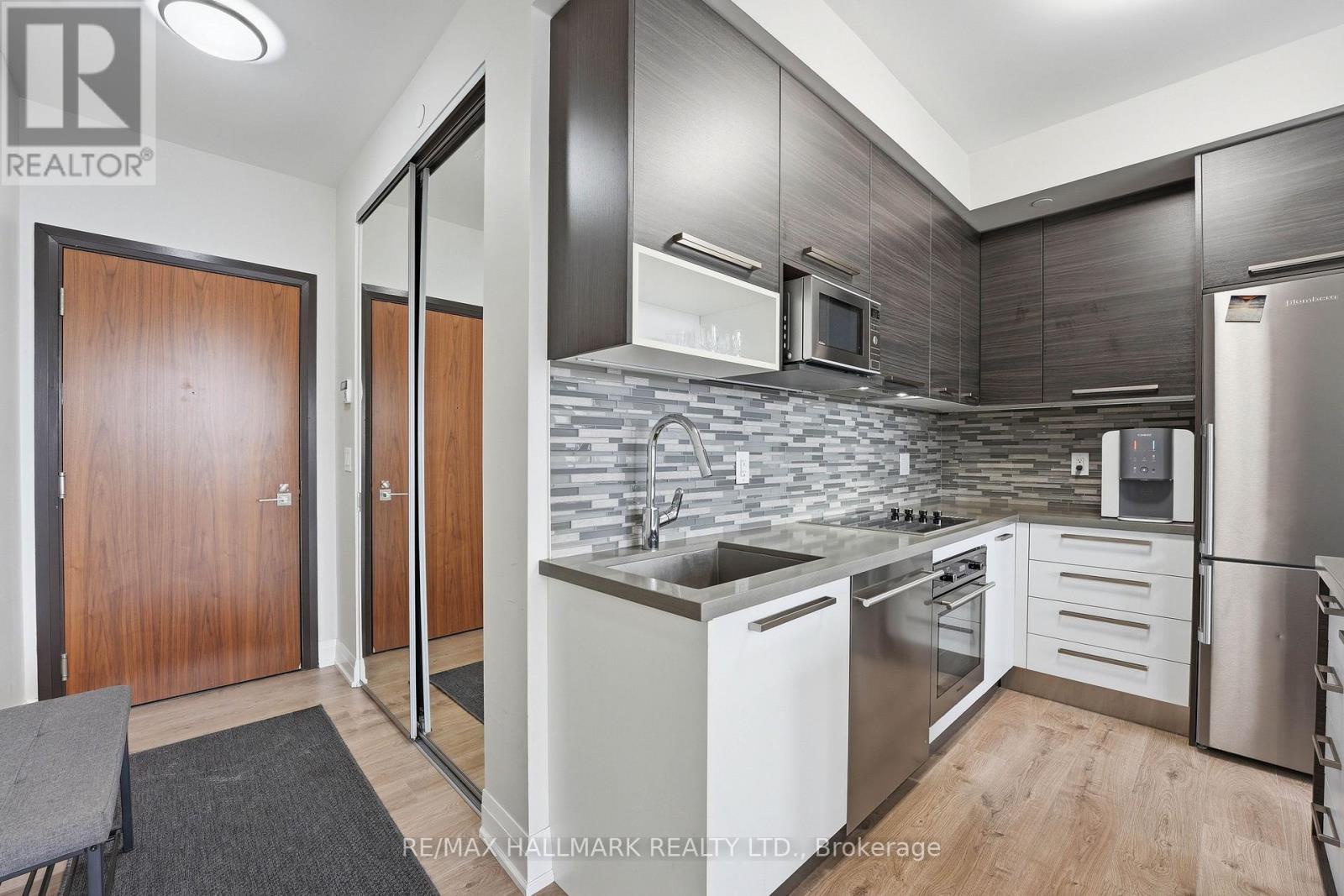 710 - 36 Park Lawn Road, Toronto (mimico), Ontario