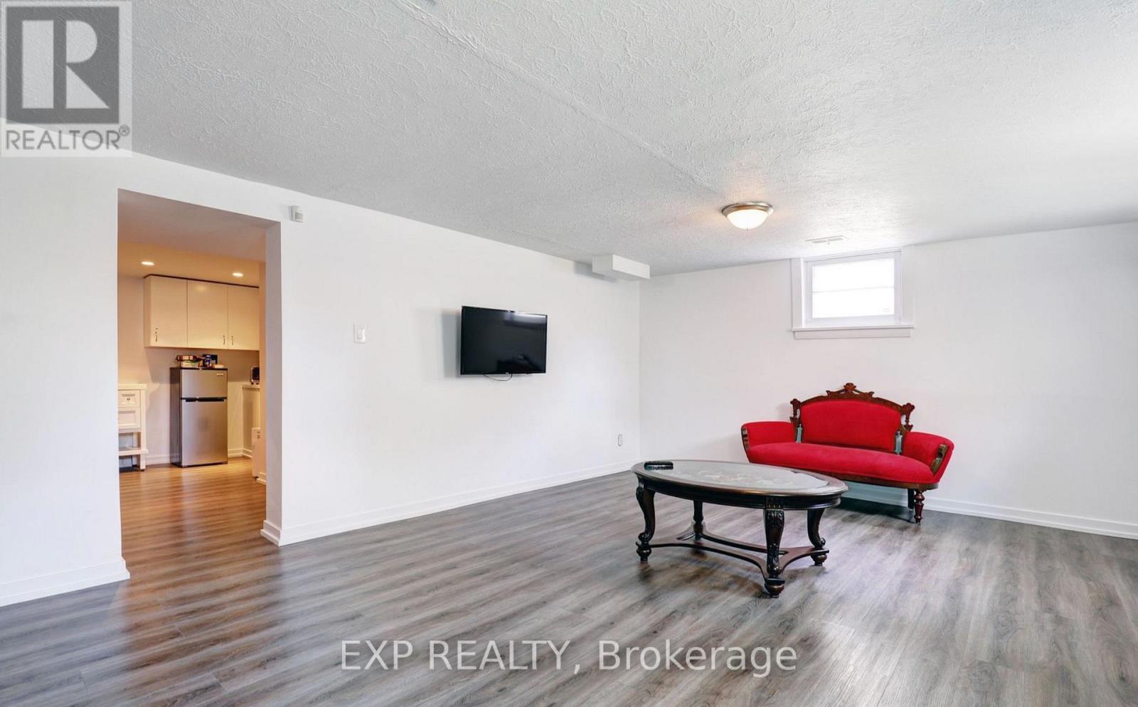 142 Thompson Avenue, Toronto (stonegate-queensway), Ontario