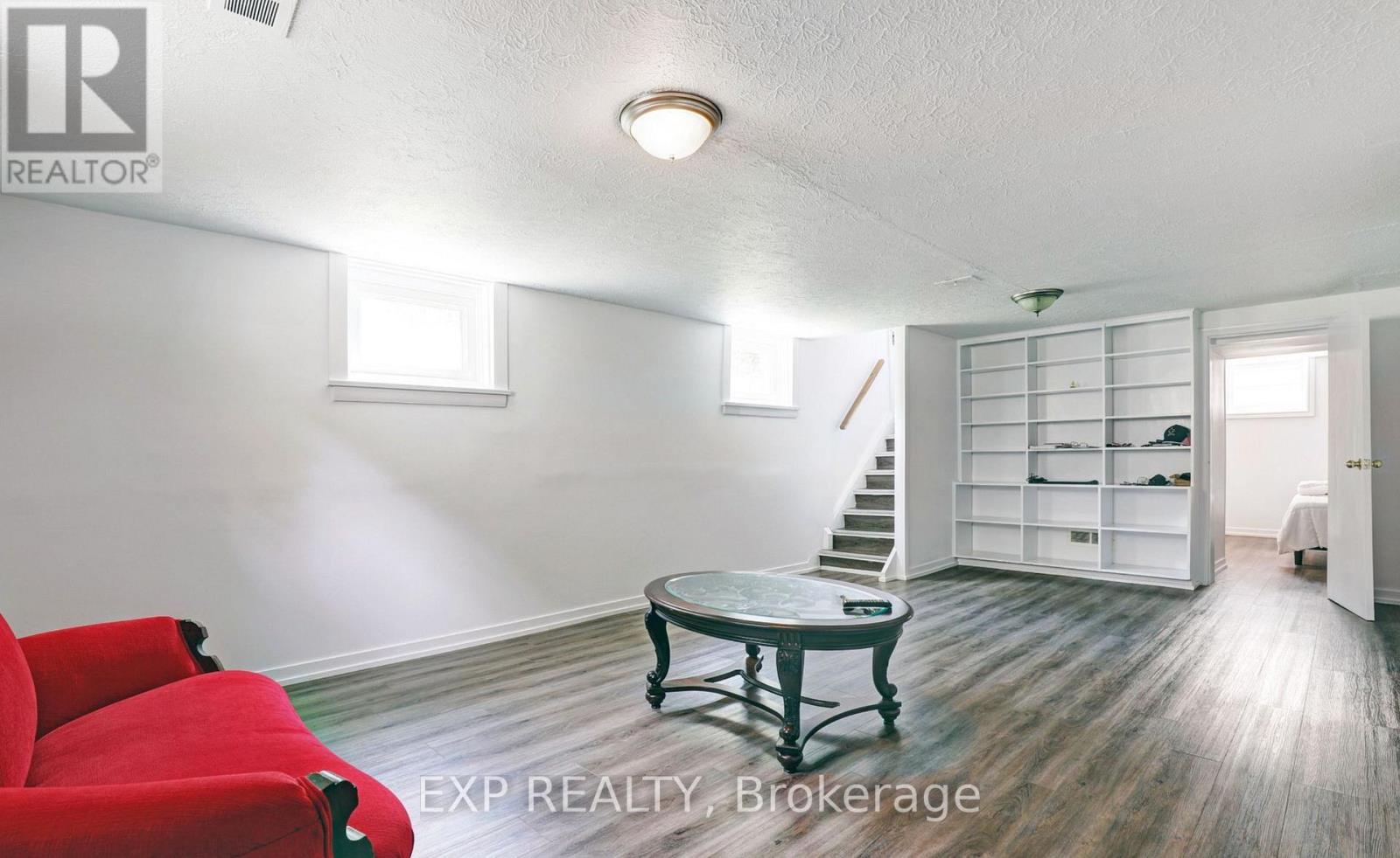 142 Thompson Avenue, Toronto (stonegate-queensway), Ontario