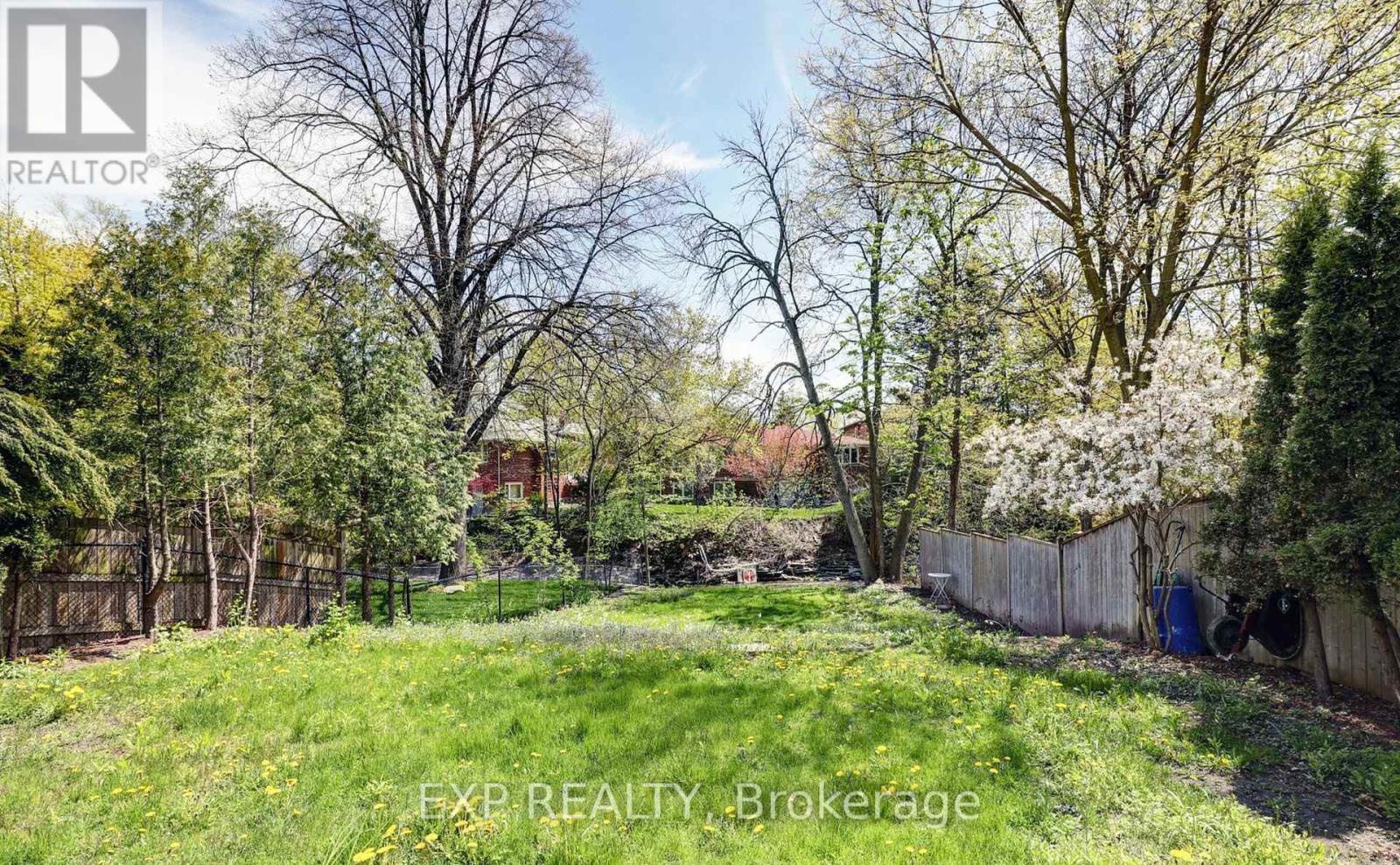 142 Thompson Avenue, Toronto (stonegate-queensway), Ontario