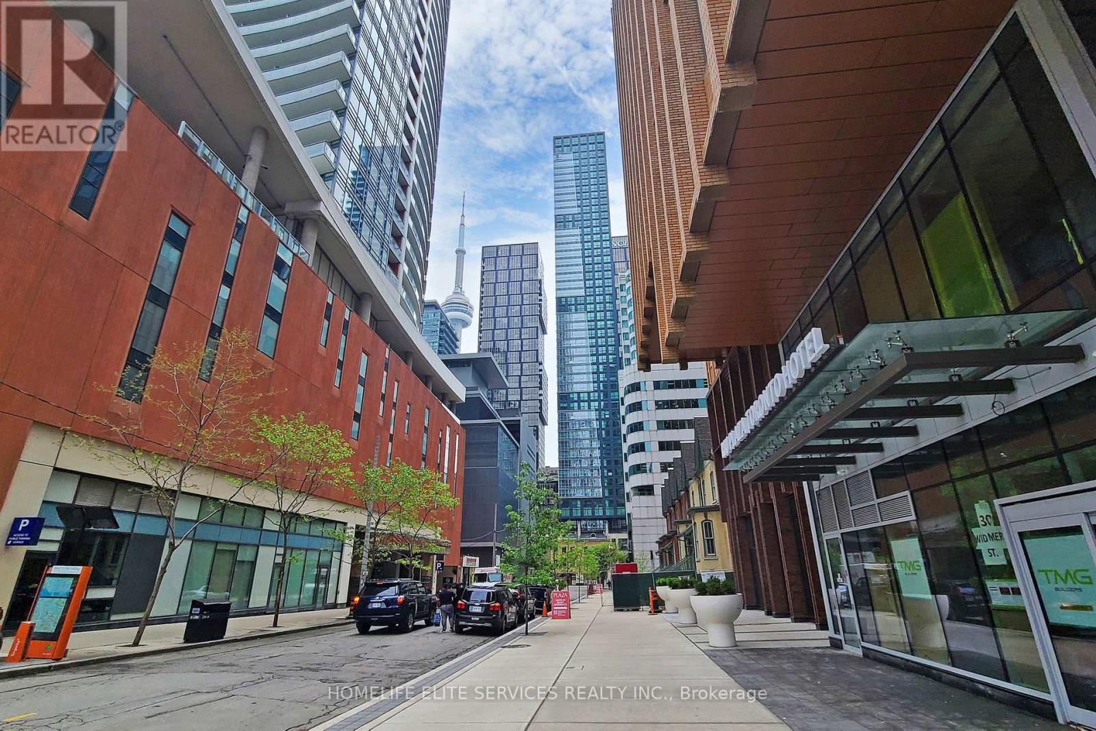 702 - 327 King Street W, Toronto (waterfront Communities), Ontario