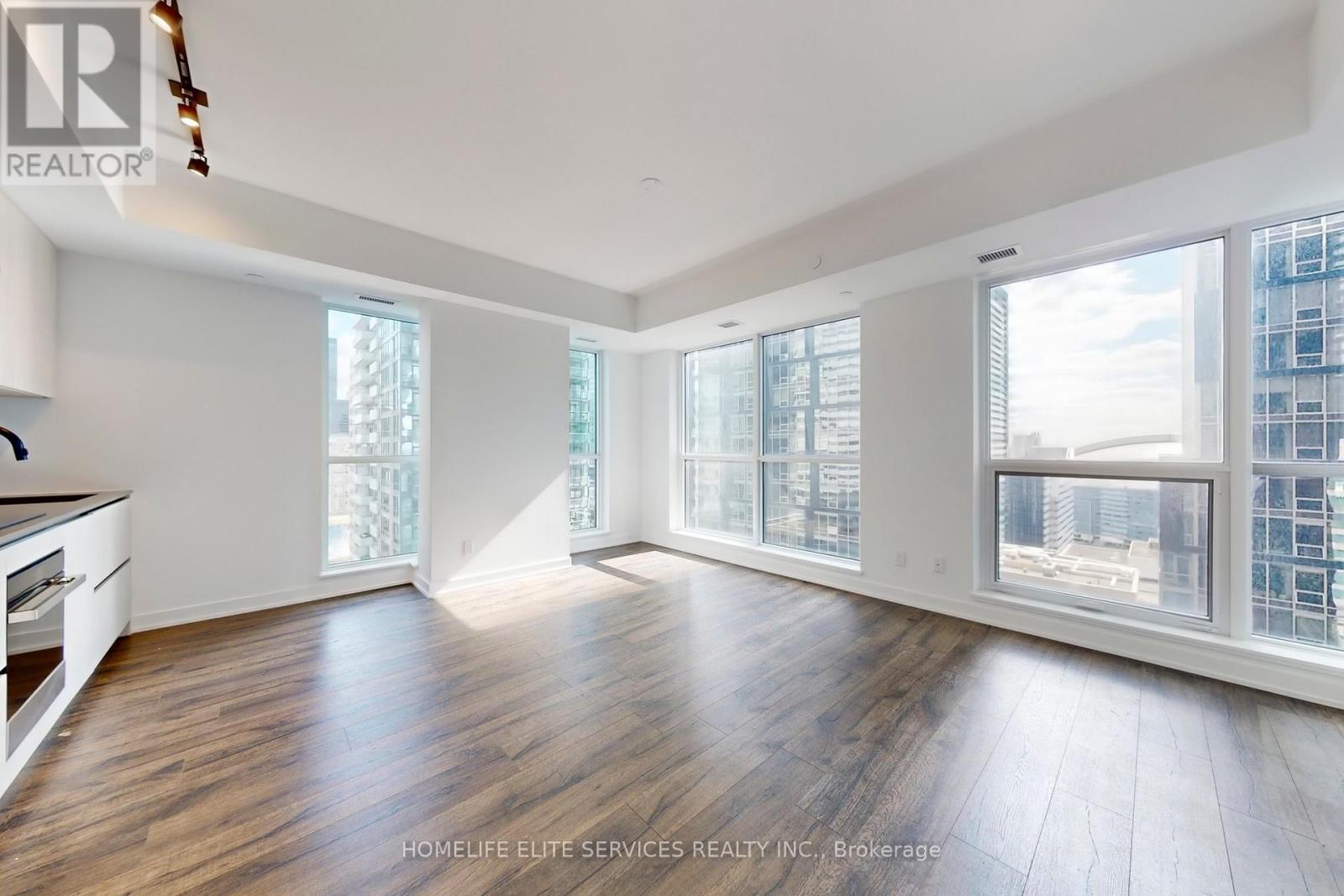702 - 327 King Street W, Toronto (waterfront Communities), Ontario