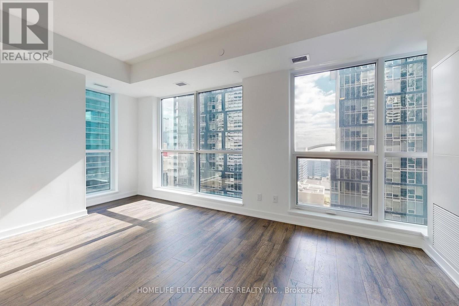 702 - 327 King Street W, Toronto (waterfront Communities), Ontario