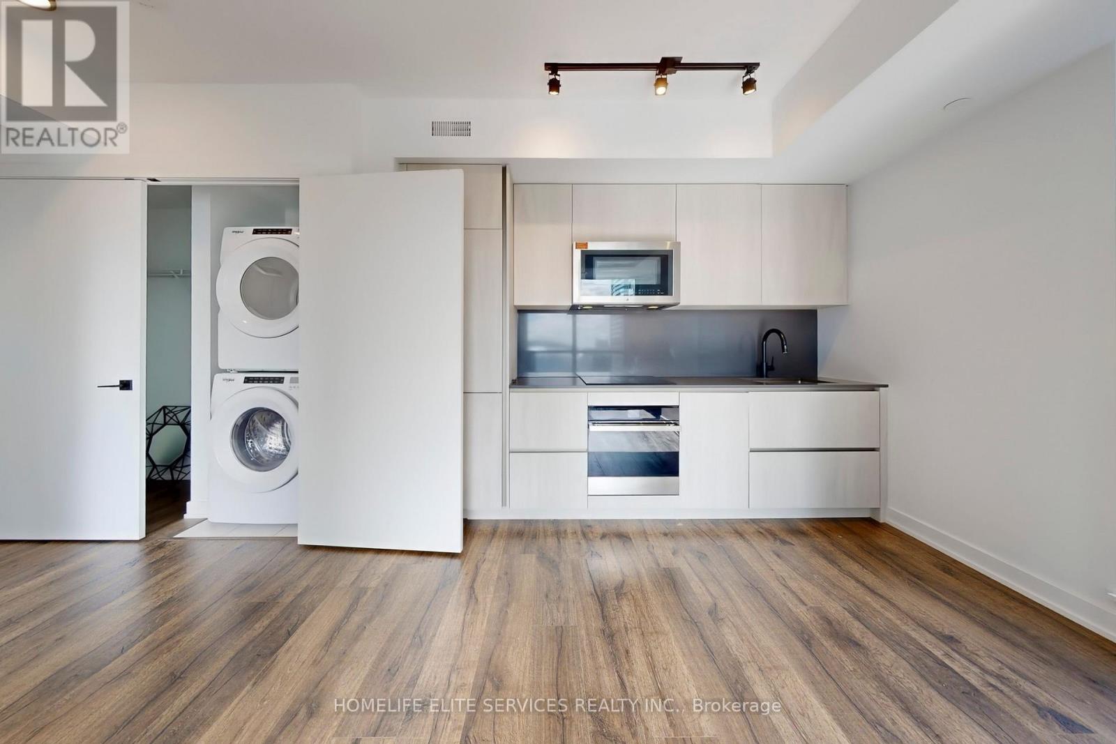 702 - 327 King Street W, Toronto (waterfront Communities), Ontario