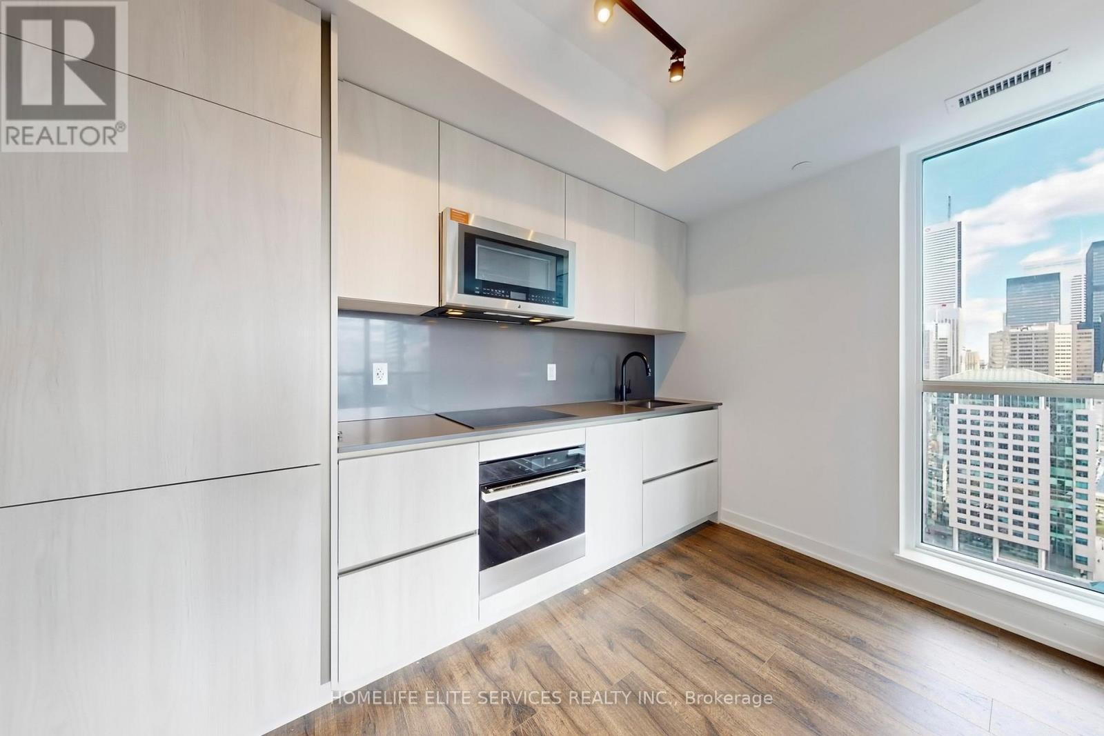702 - 327 King Street W, Toronto (waterfront Communities), Ontario