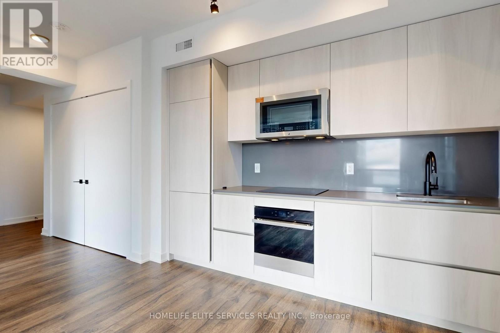 702 - 327 King Street W, Toronto (waterfront Communities), Ontario
