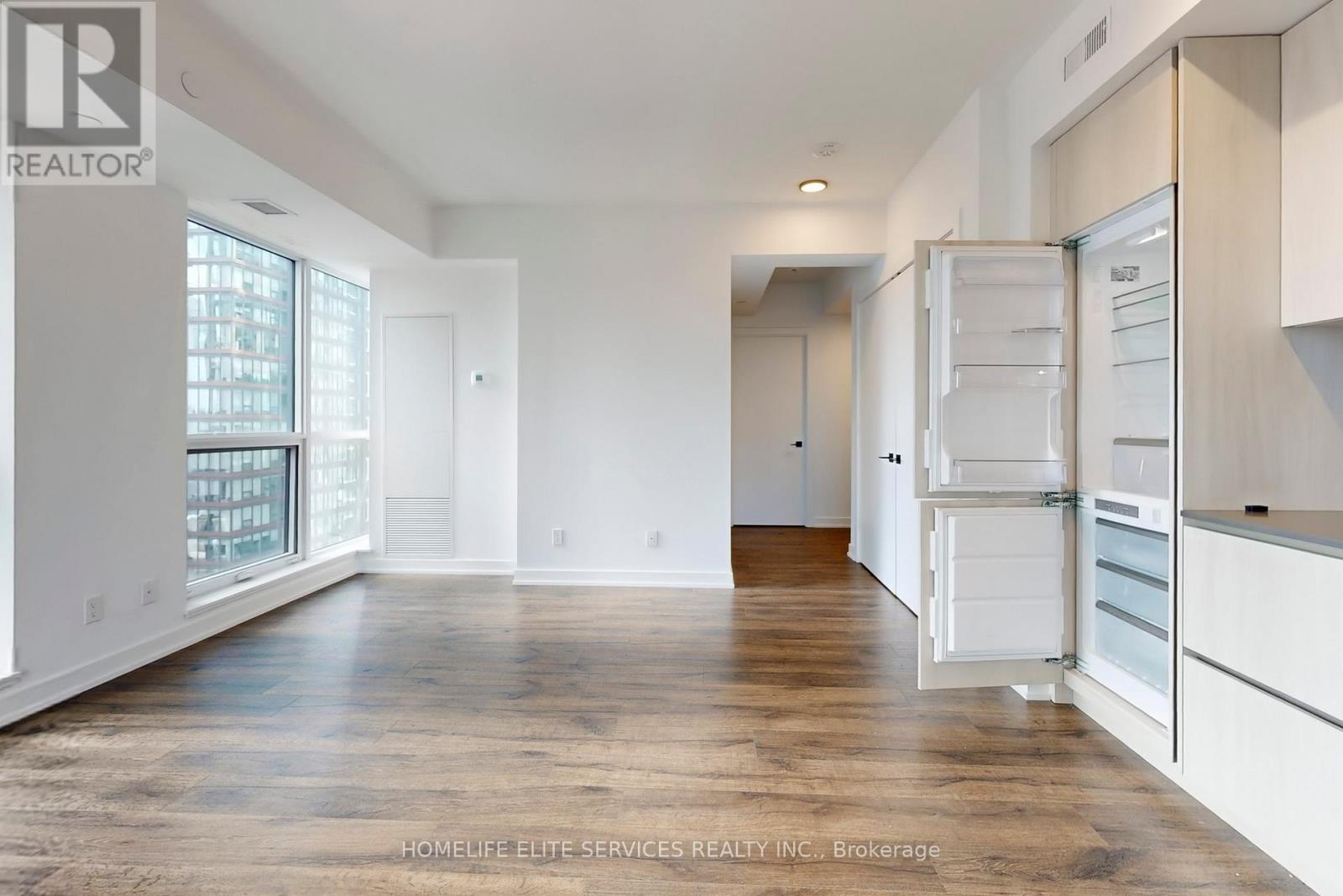 702 - 327 King Street W, Toronto (waterfront Communities), Ontario