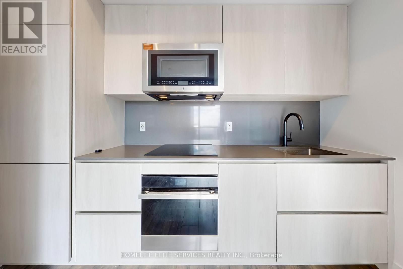 702 - 327 King Street W, Toronto (waterfront Communities), Ontario