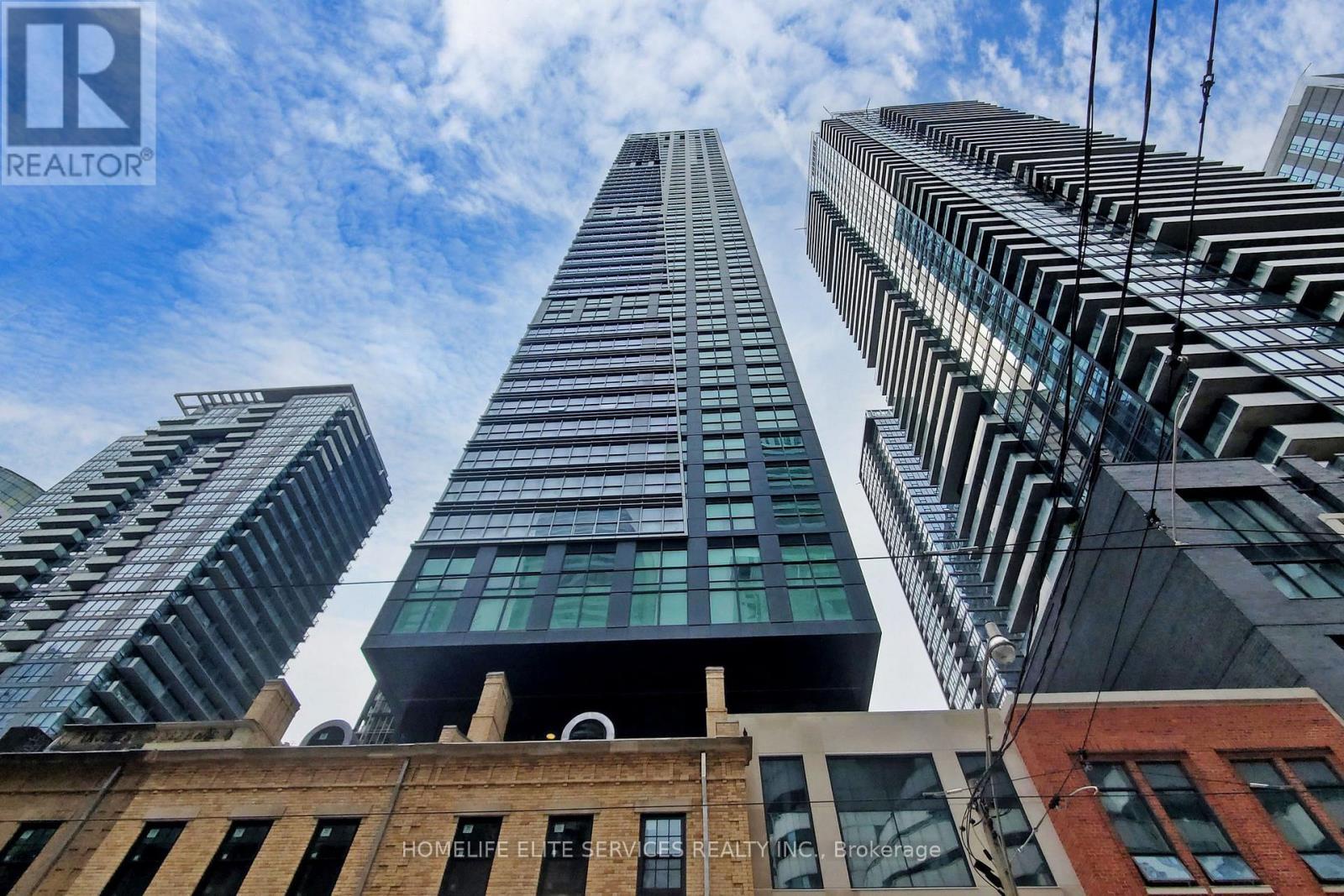 702 - 327 King Street W, Toronto (waterfront Communities), Ontario