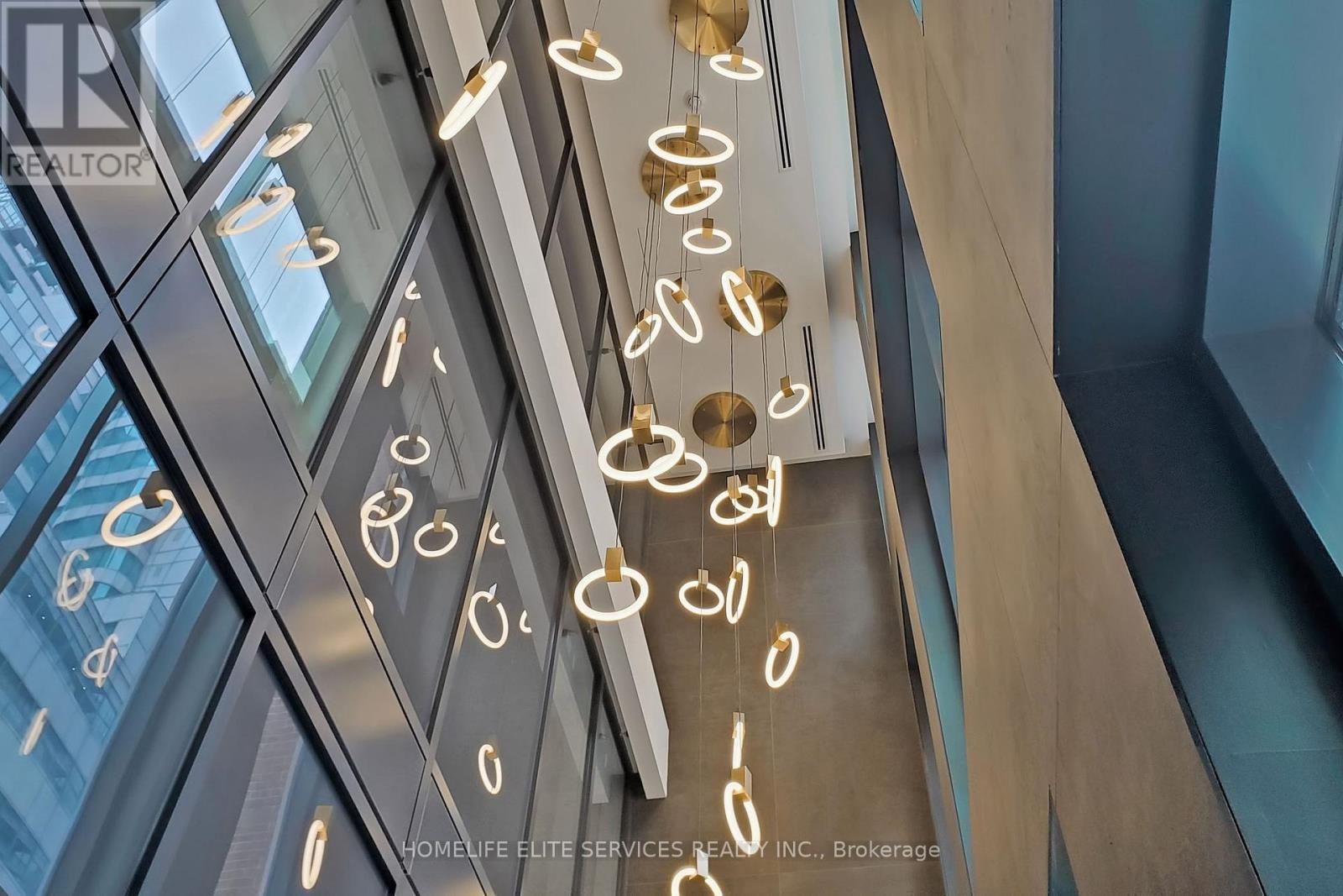 702 - 327 King Street W, Toronto (waterfront Communities), Ontario