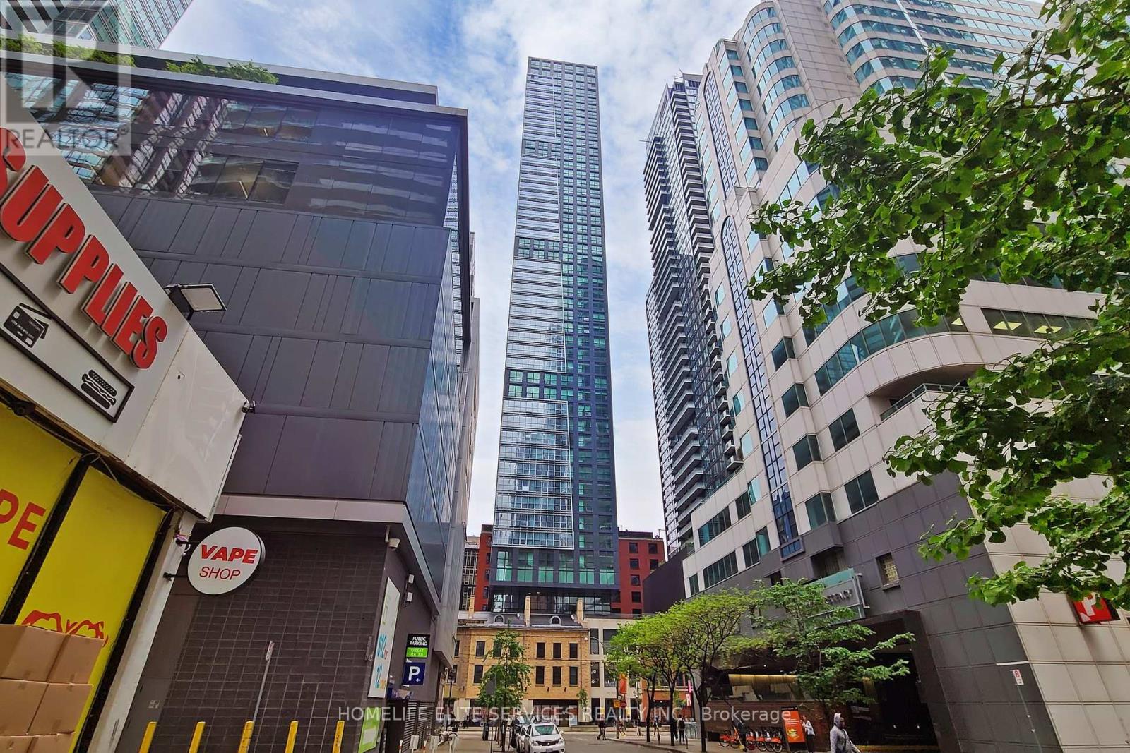 702 - 327 King Street W, Toronto (waterfront Communities), Ontario