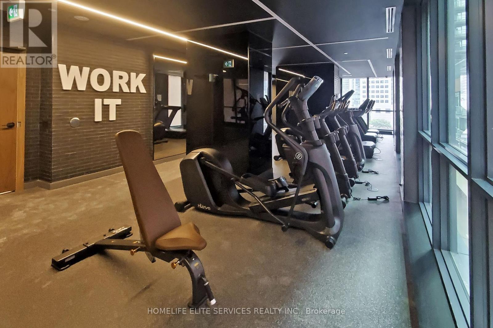 702 - 327 King Street W, Toronto (waterfront Communities), Ontario