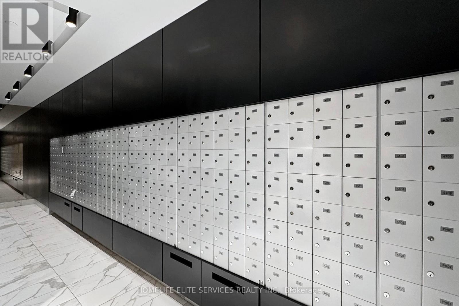 702 - 327 King Street W, Toronto (waterfront Communities), Ontario